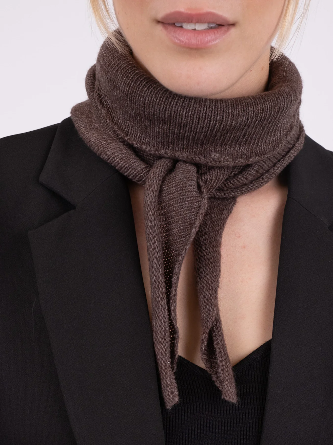 Neo Noir Misty Knit Scarf dark brown