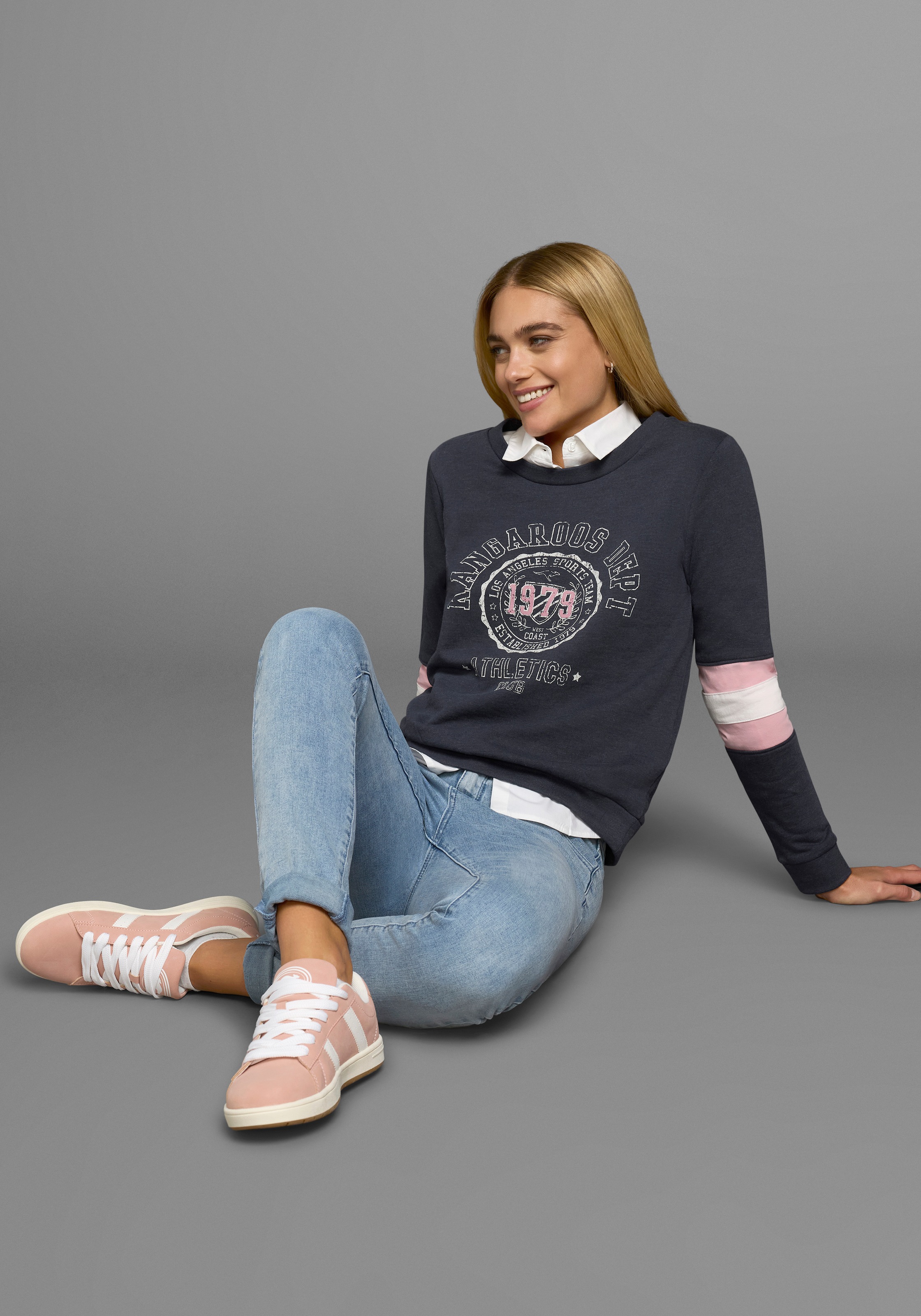 KangaROOS Sweatshirt , Langarm,  figurumschmeichelnde Passform,  bedruckte Optik