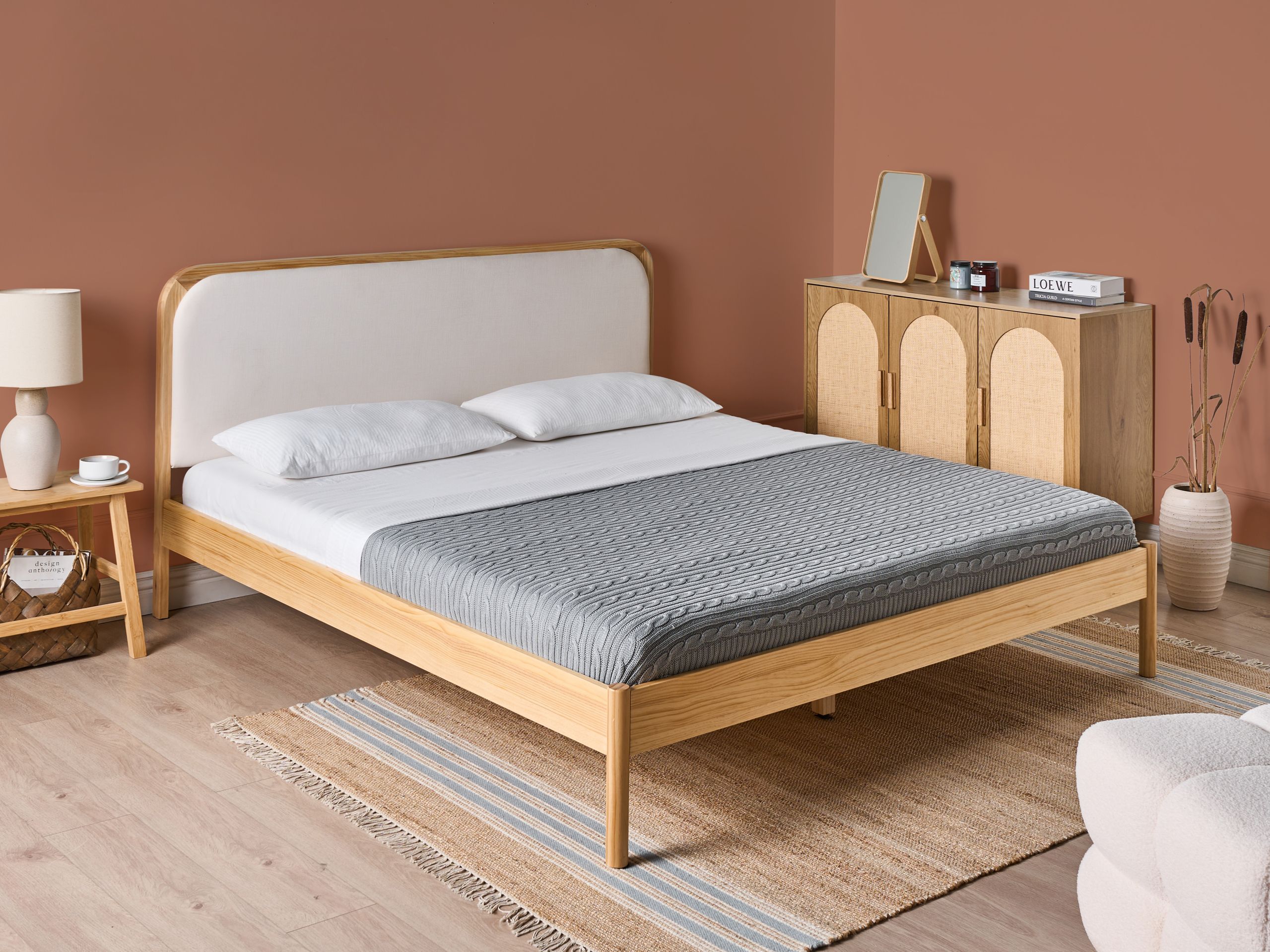 Beliani-DOSCHES-Tweepersoonsbed-Lichtbruin-180 x 200 cm-Grenenhout