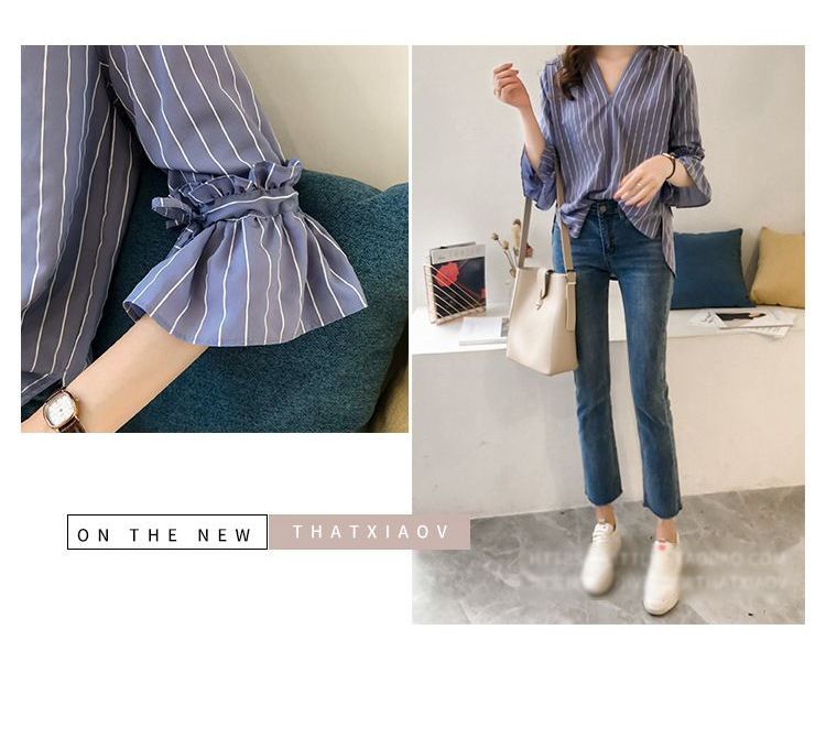 Arroba - Blouse met V-hals en geplooide klokmouwen
