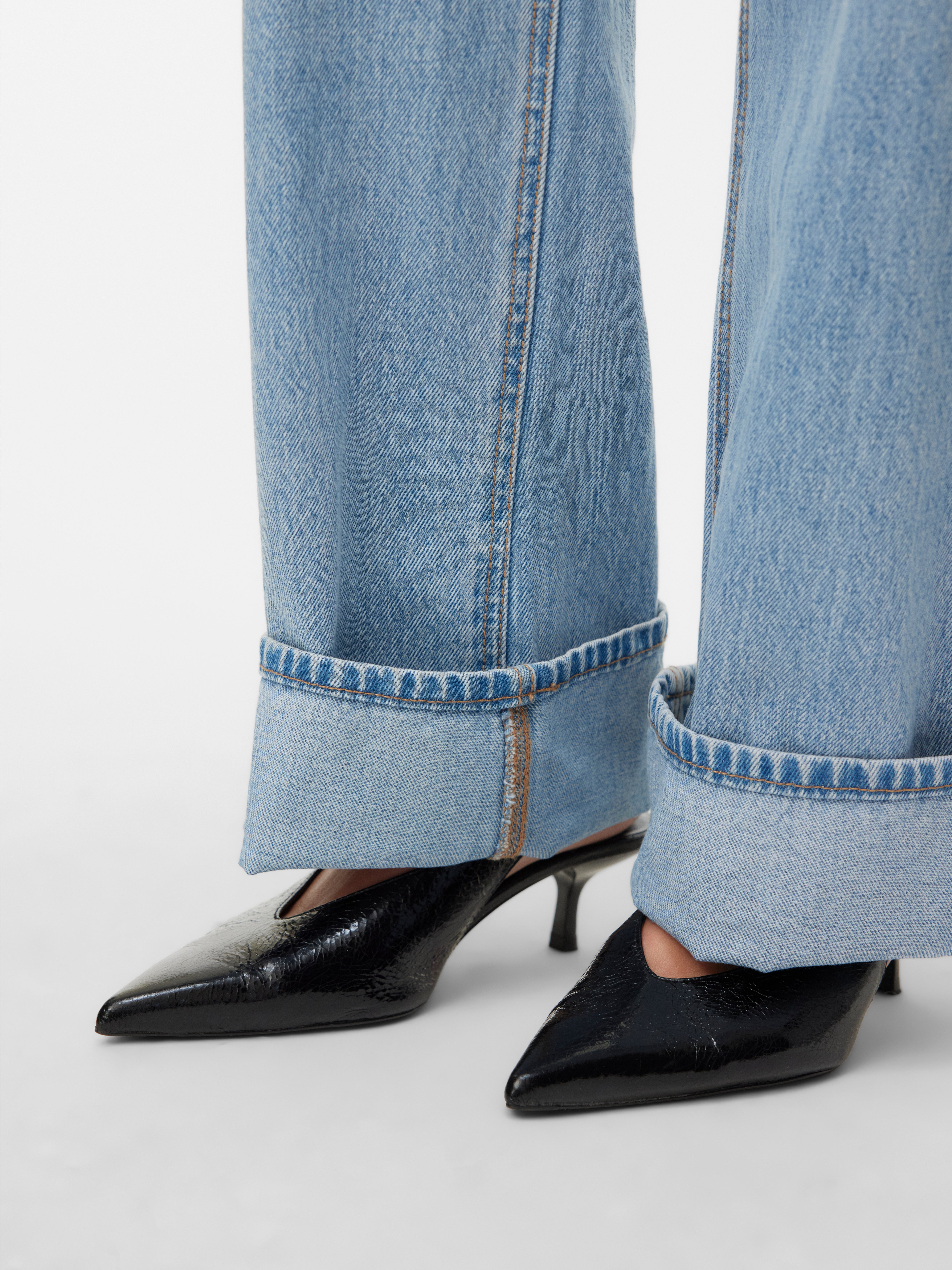 AWRENA Mid rise Wide leg fit Jeans