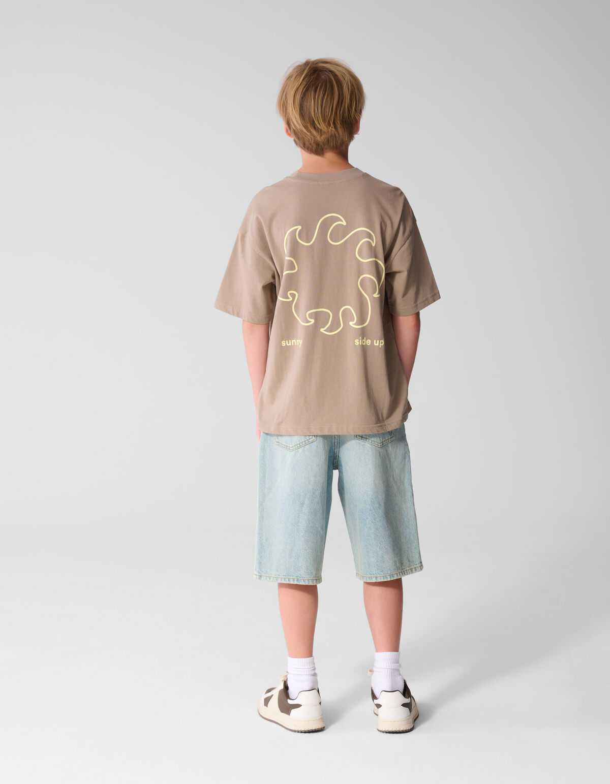 Sunny Side Artwork T-shirt Taupe
