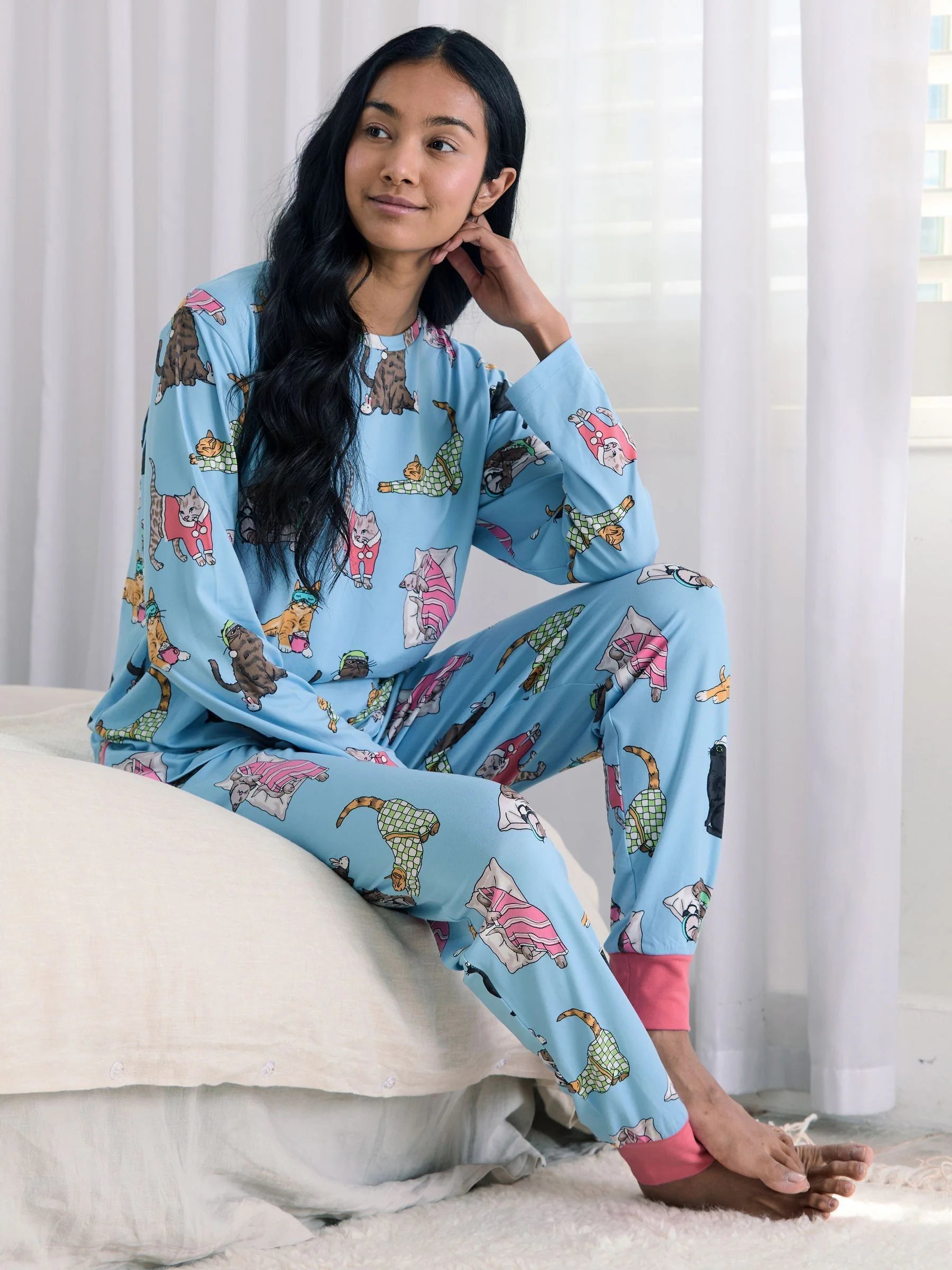 Chelsea Peers Sleepy Cats Print Long Pyjama Set