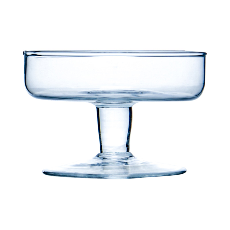 Verre à pied transparent