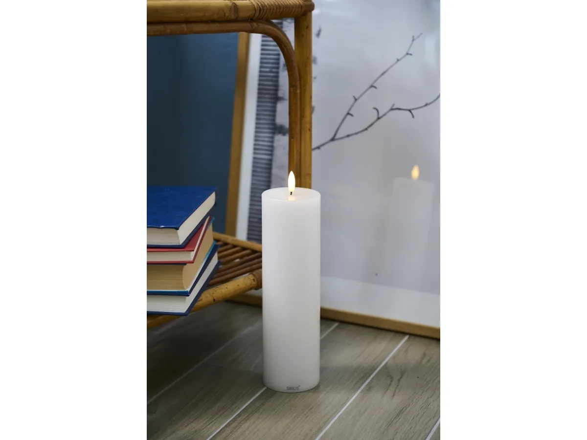 Sirius Sille Genopladelig Bloklys Hvid - Ø 7,5 cm - H 25 cm