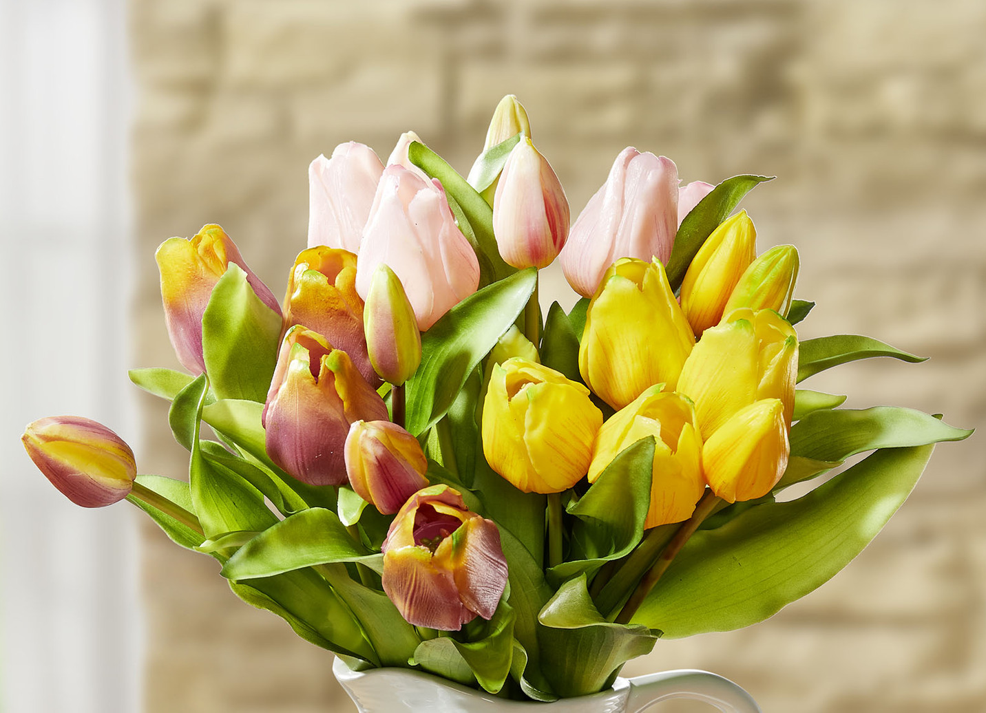 Tulpenstrauß aus hochwertigem Kunstmaterial