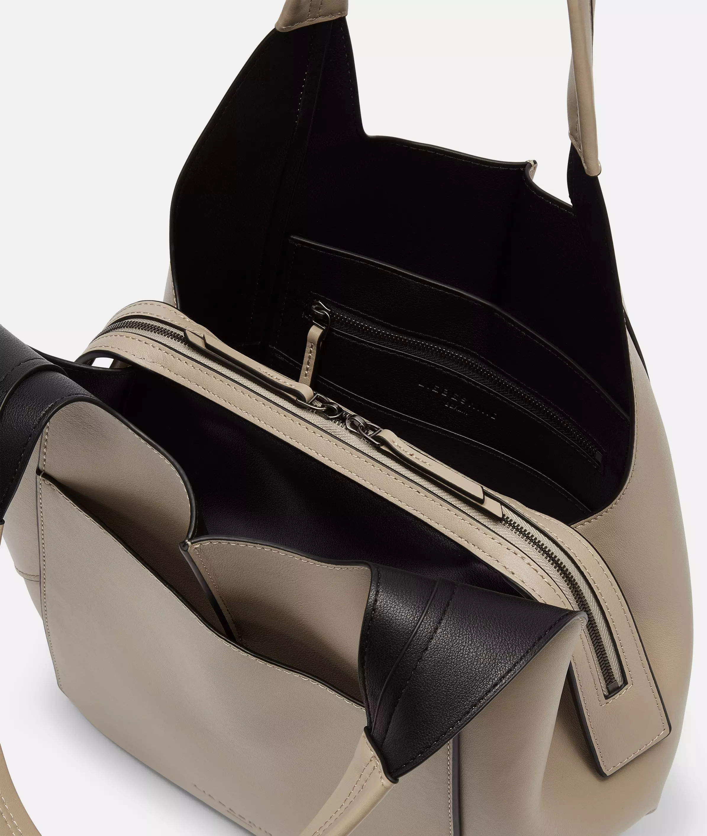 Lilly Tote M Spacious bag made from soft nappa leather