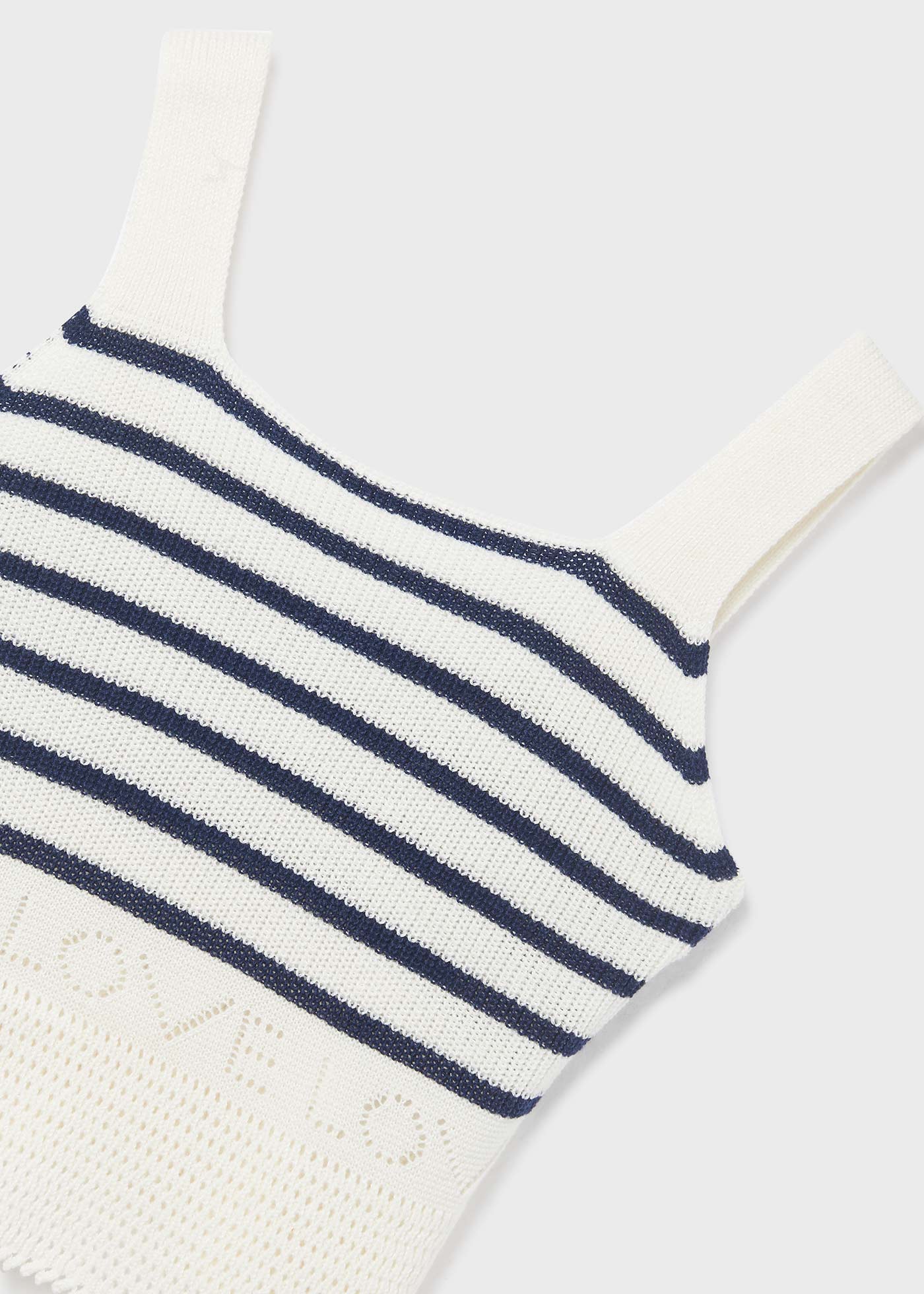 Conjunto de duas peças com blusa de tricô e shorts para meninas