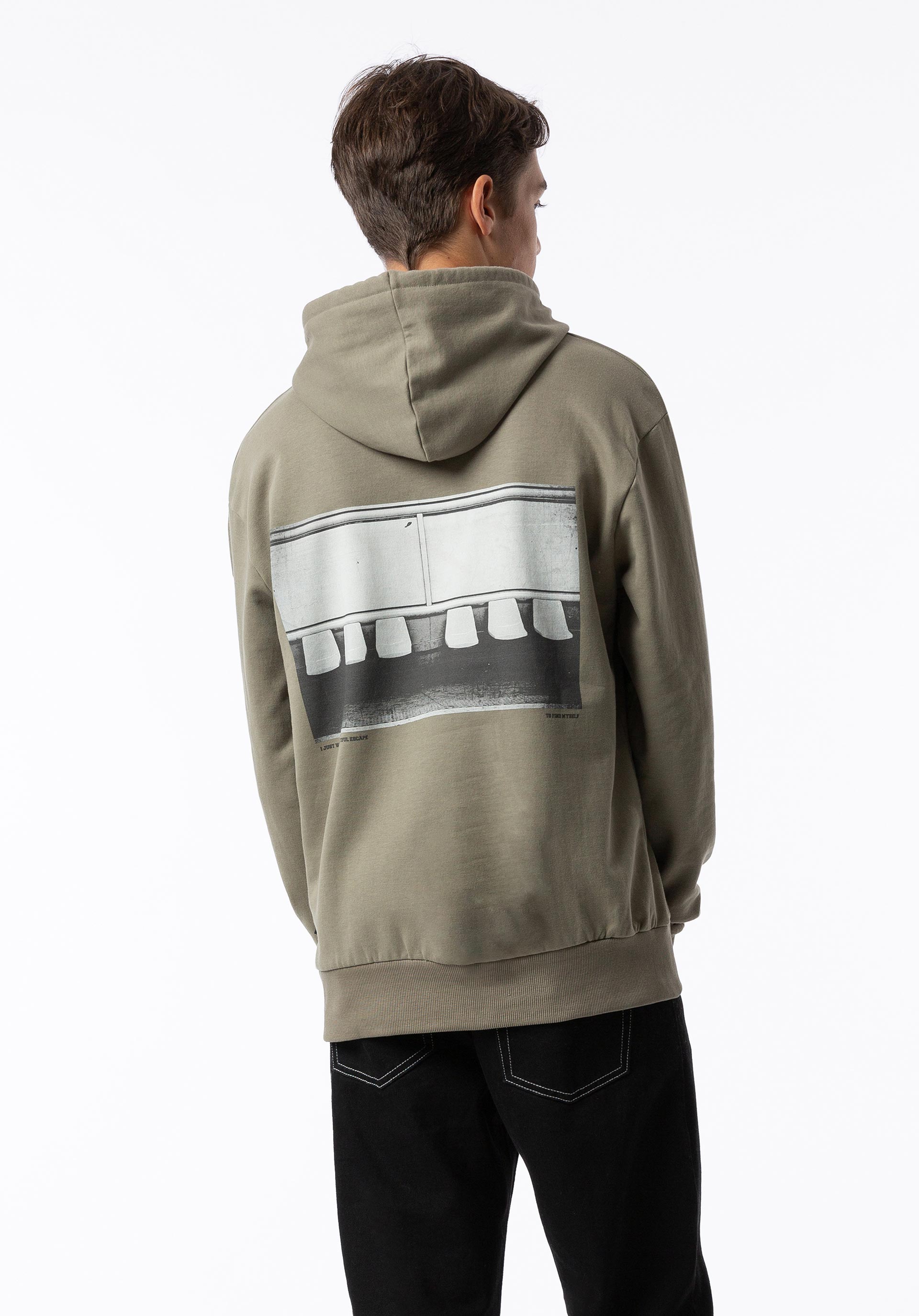 Hoodie com Estampado nas Costas