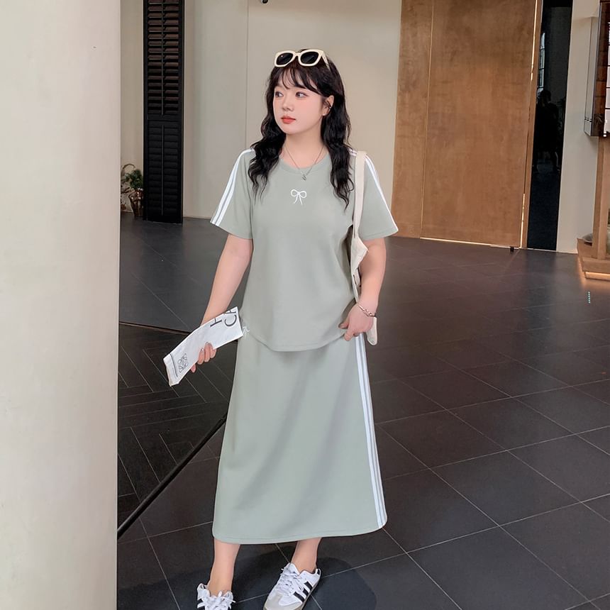 Tripoly - Plus Size Set: Korte mouwen, ronde hals, tweekleurige strik, geborduurd T-shirt + Midi A-lijn rok met trekkoord in de taille