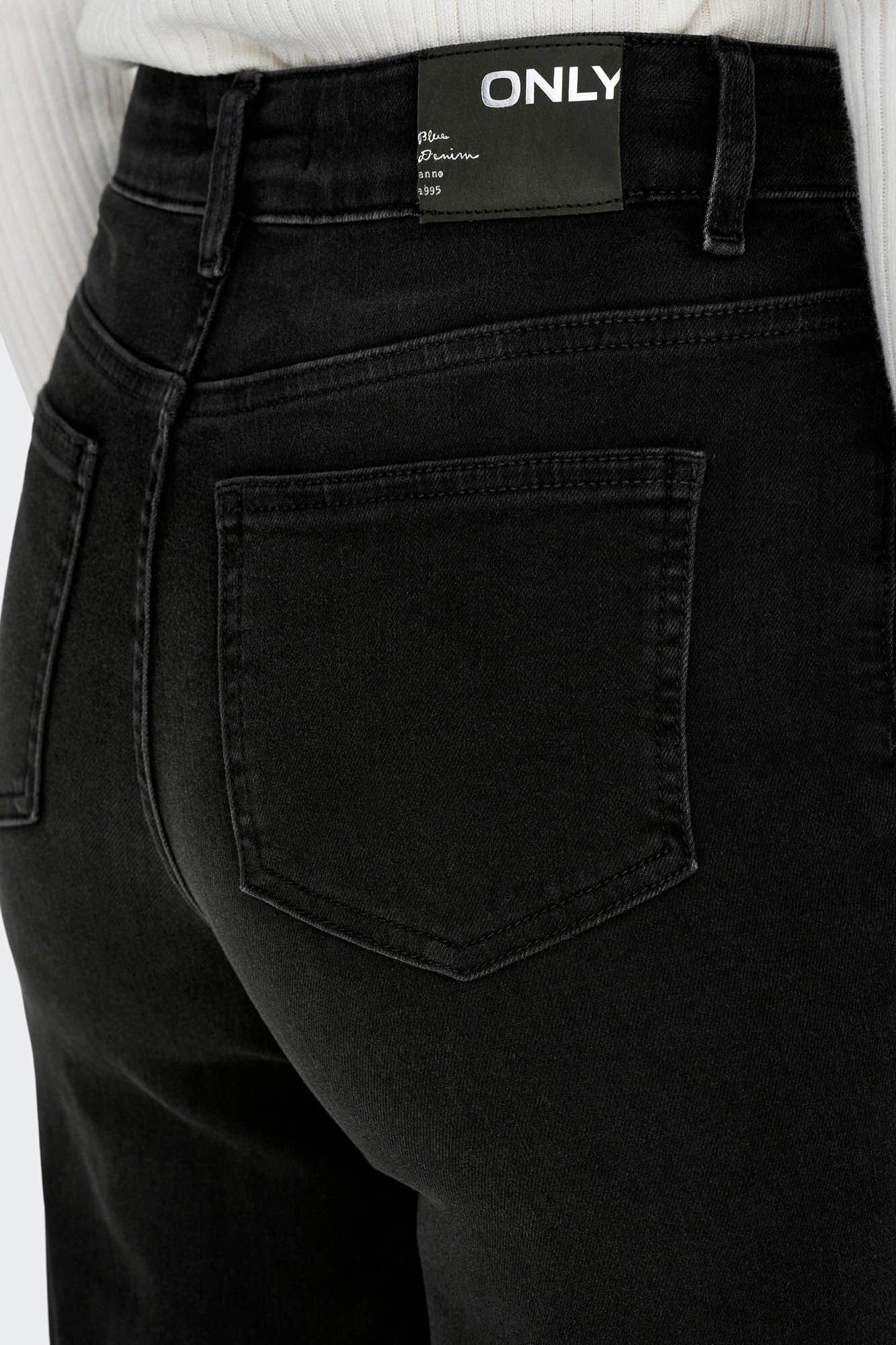 Calças jeans boca de sino de cintura alta