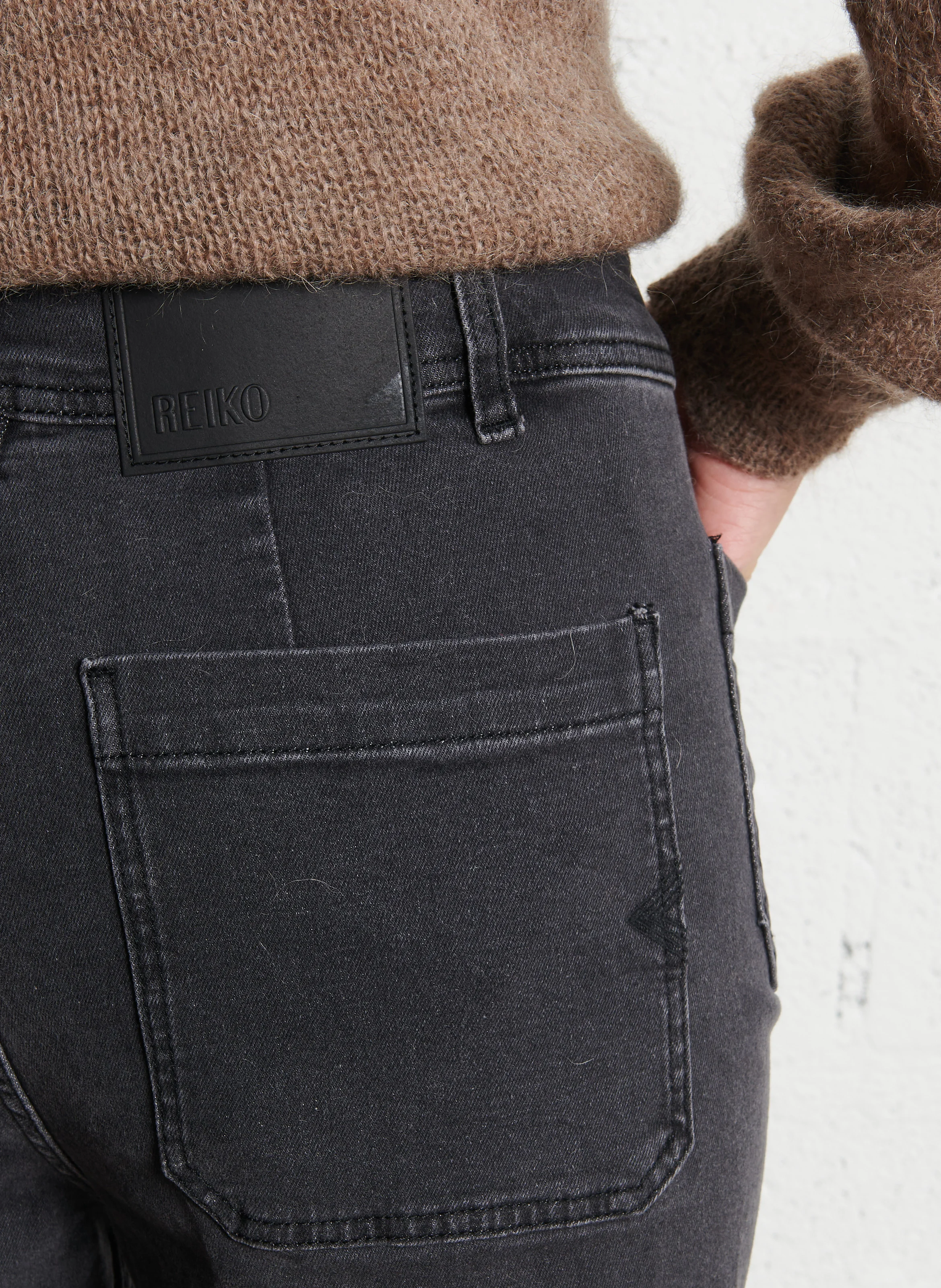GIGI - Jean boot-cut en coton mélangé | Noir