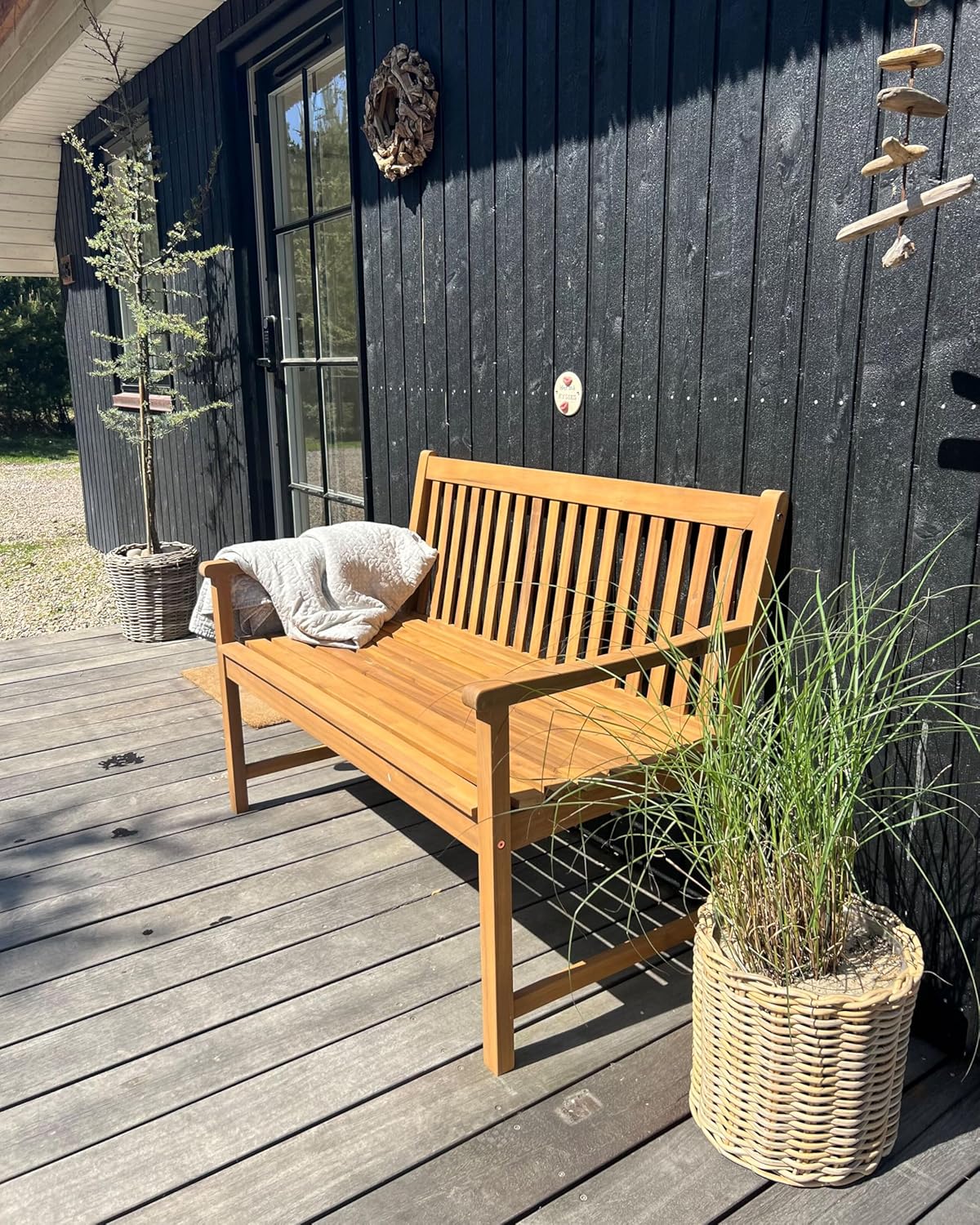 Beliani Gartenbank Akazienholz Hellbraun 120 cm Vivara