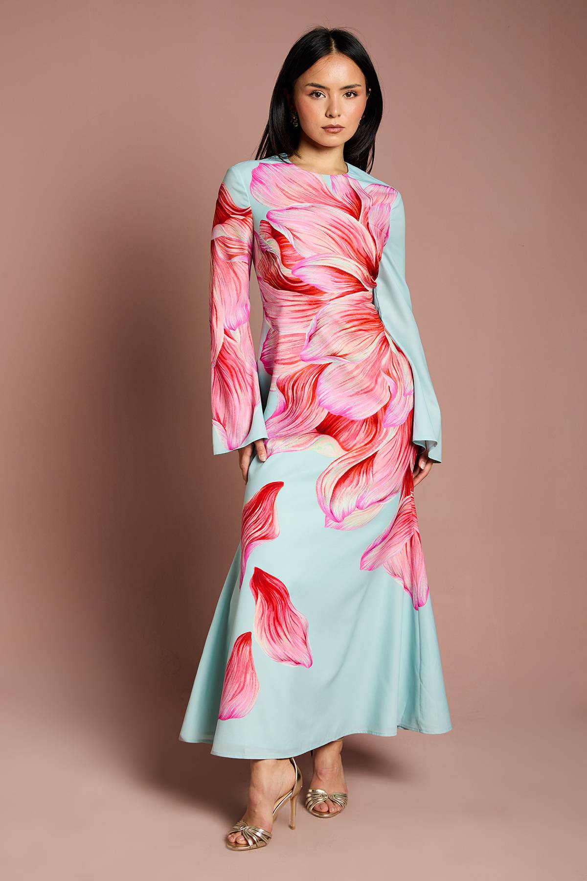 Coast Robe Longue Satinée Col Montant à Manches Évasées Petite Taille