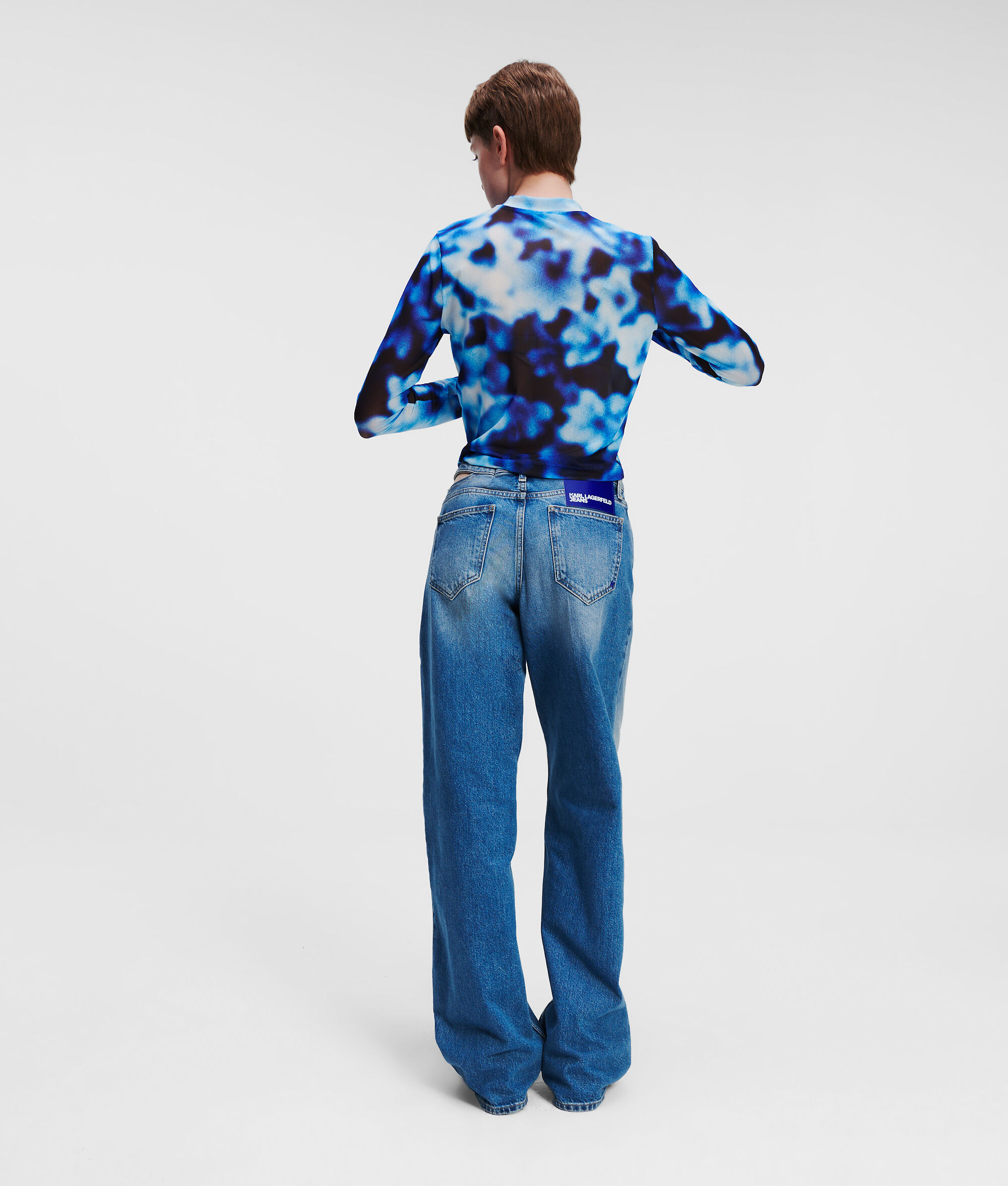 JEAN DÉCONTRACTÉ TAILLE MI-HAUTE AVEC DÉCOUPES KLJ