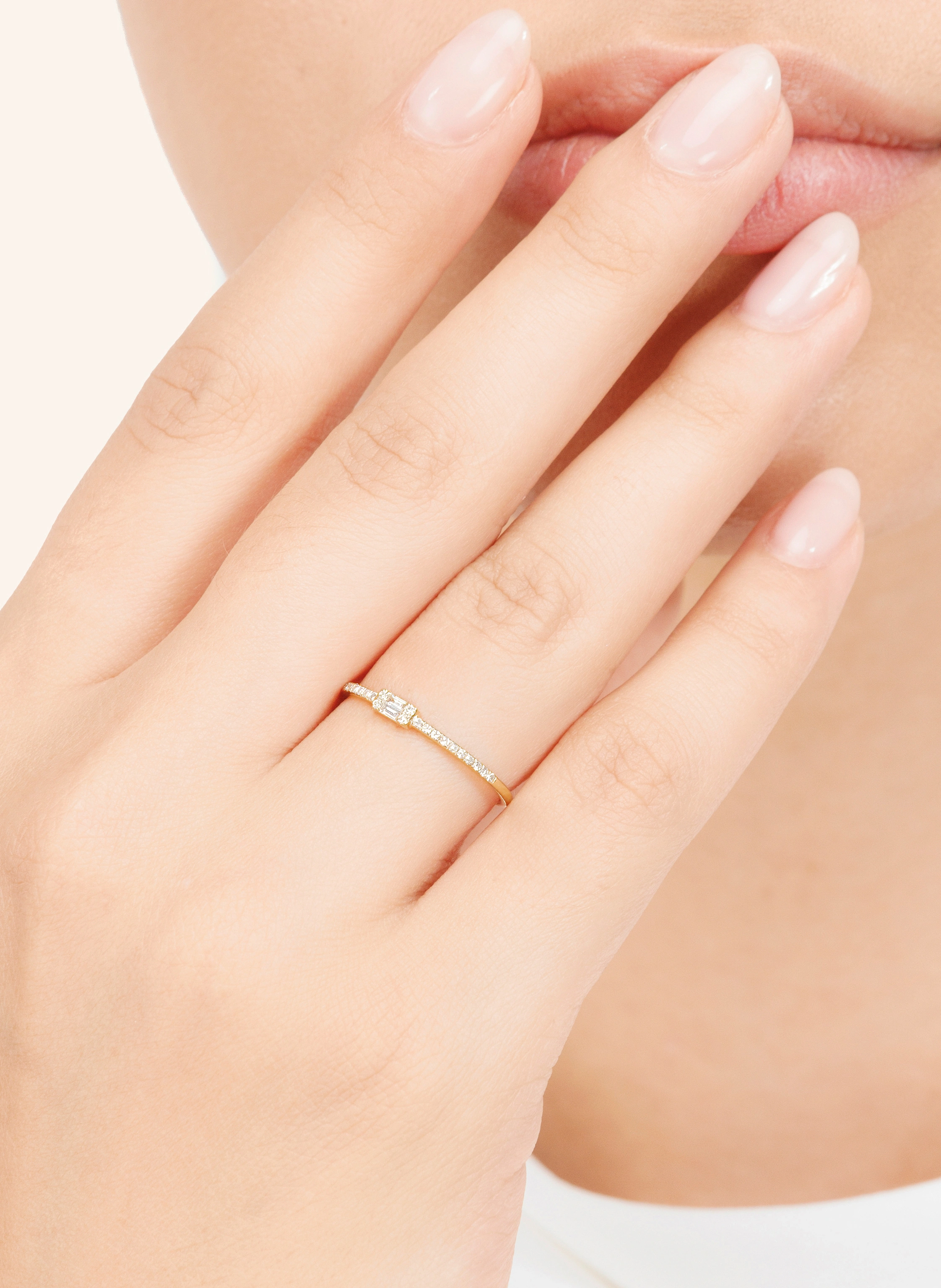 Leaf Ring TINY BAQUETTE aus 14 Karat Gelgold mit Diamanten