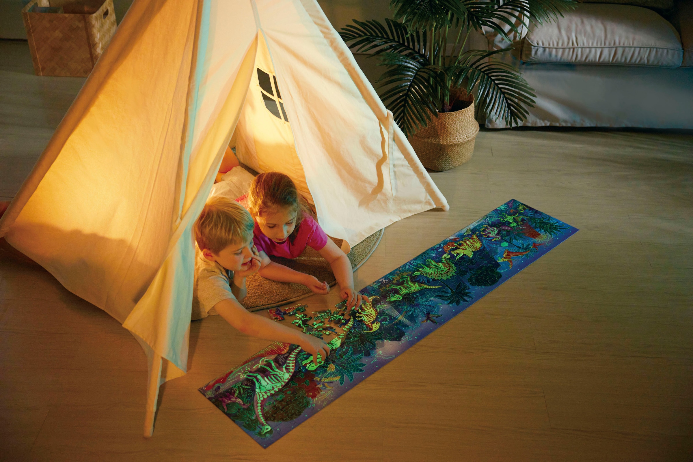 Hape Puzzle »Dinosaurier« leuchtet im Dunkeln