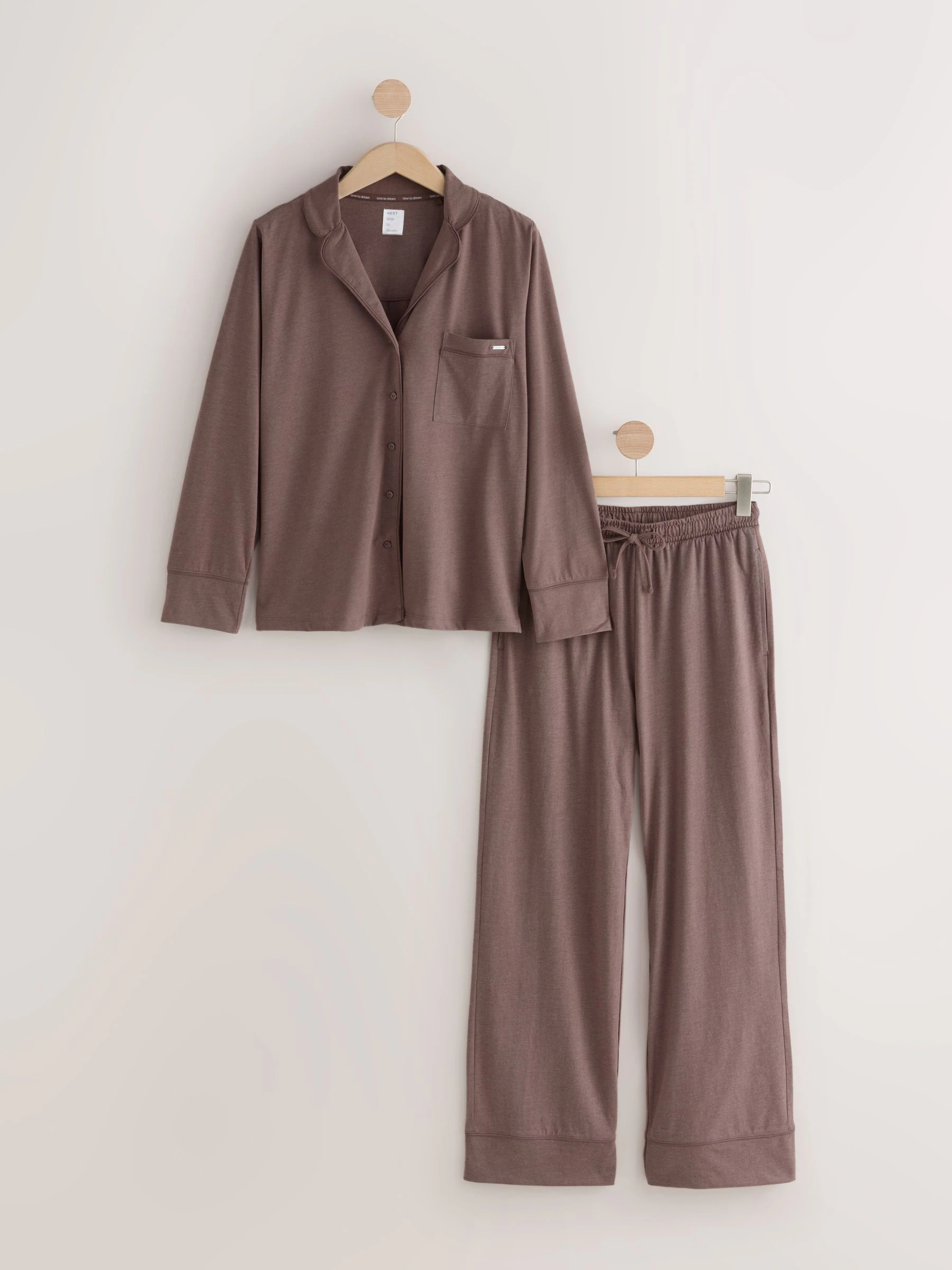 Mokkabruin - Pyjama met knopen en jerseystof