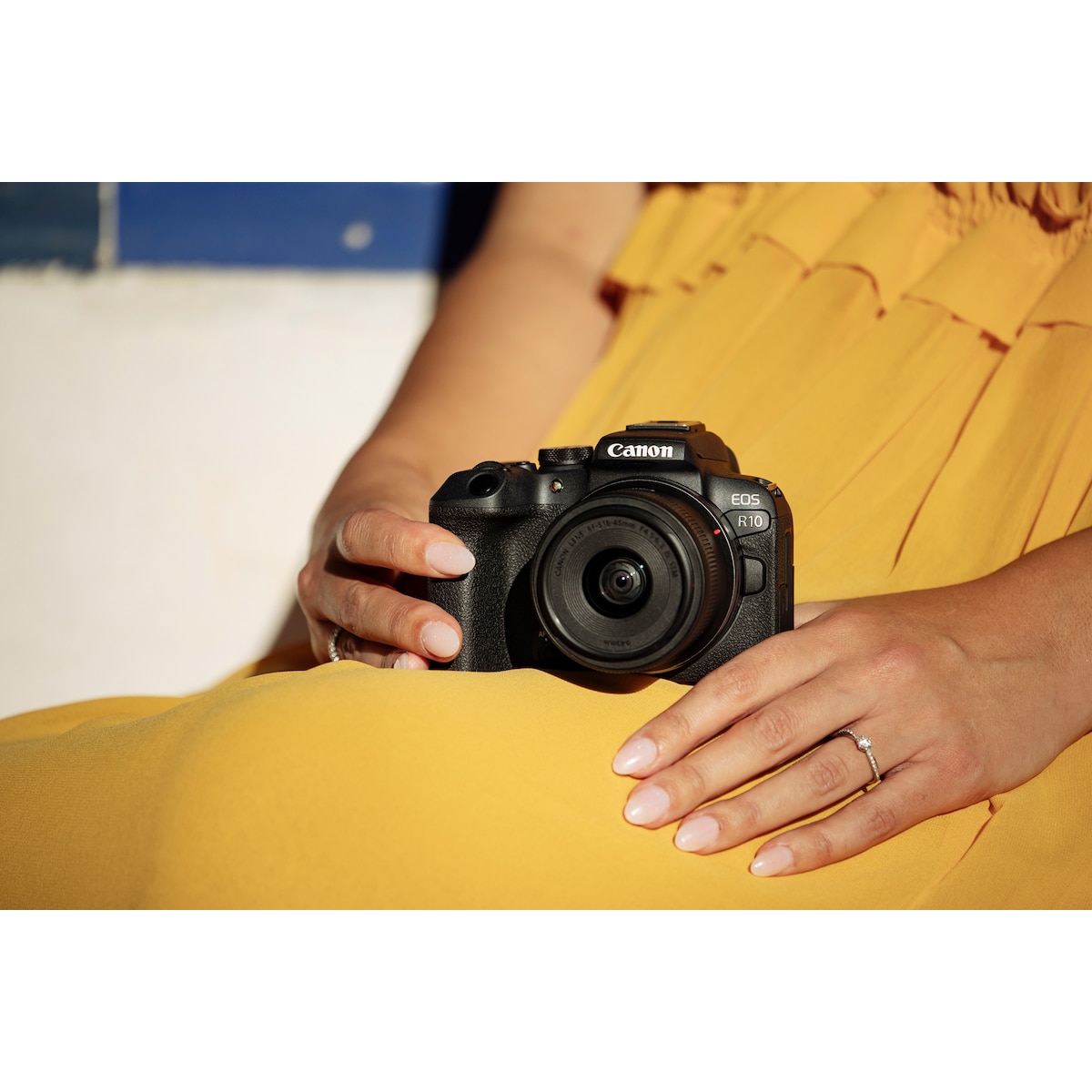 Canon EOS R10 speilløst kamera + RF-S 18-45mm IS STM objektiv