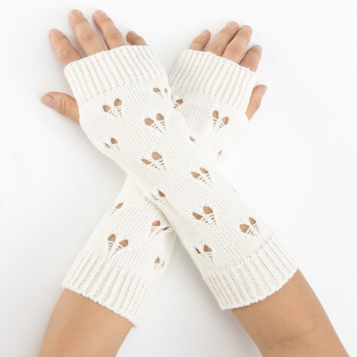 (1 Paar) Damen Armstulpen Strick Accessoire Fingerlose Handschuhe mit Herz Ausschnitte (One Size) - Weiss