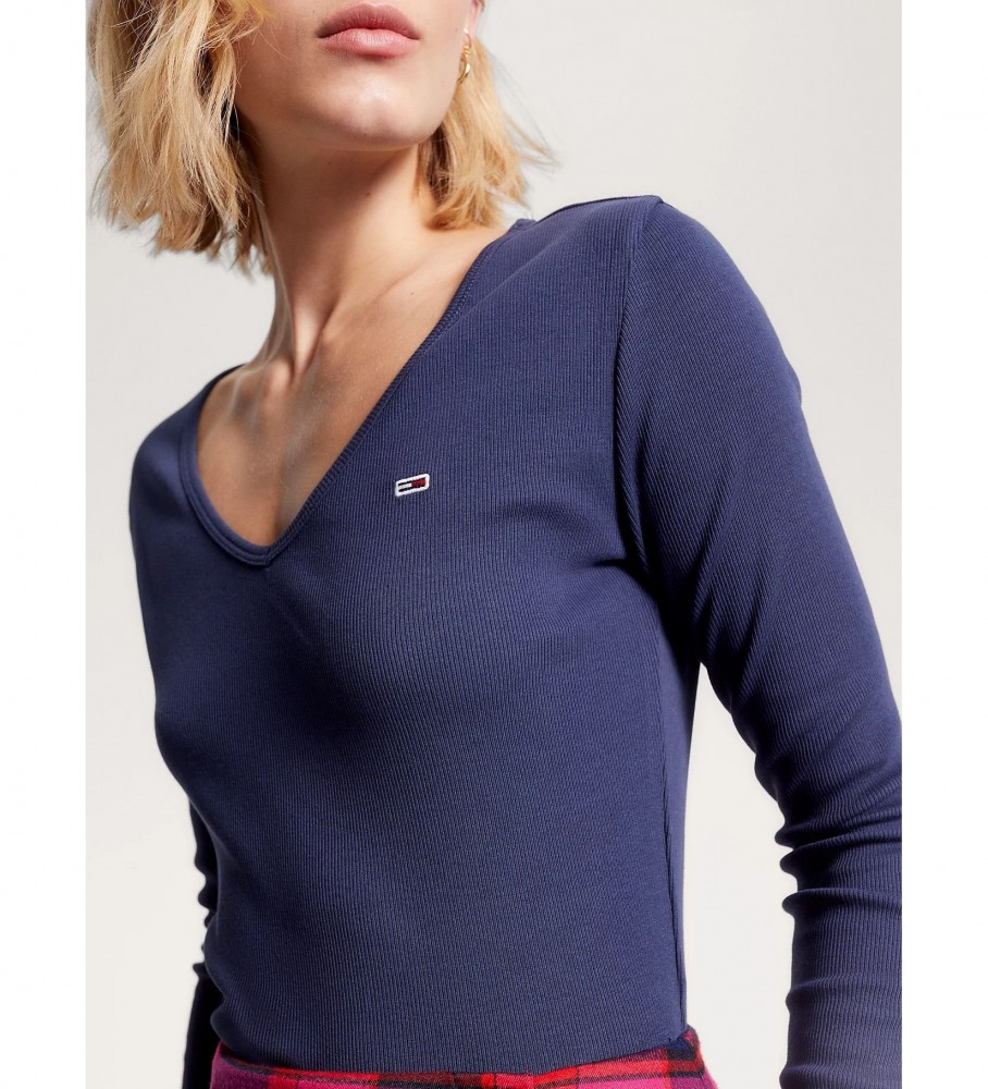 Camiseta cropped de manga comprida Tommy Jeans Essential na cor azul marinho.