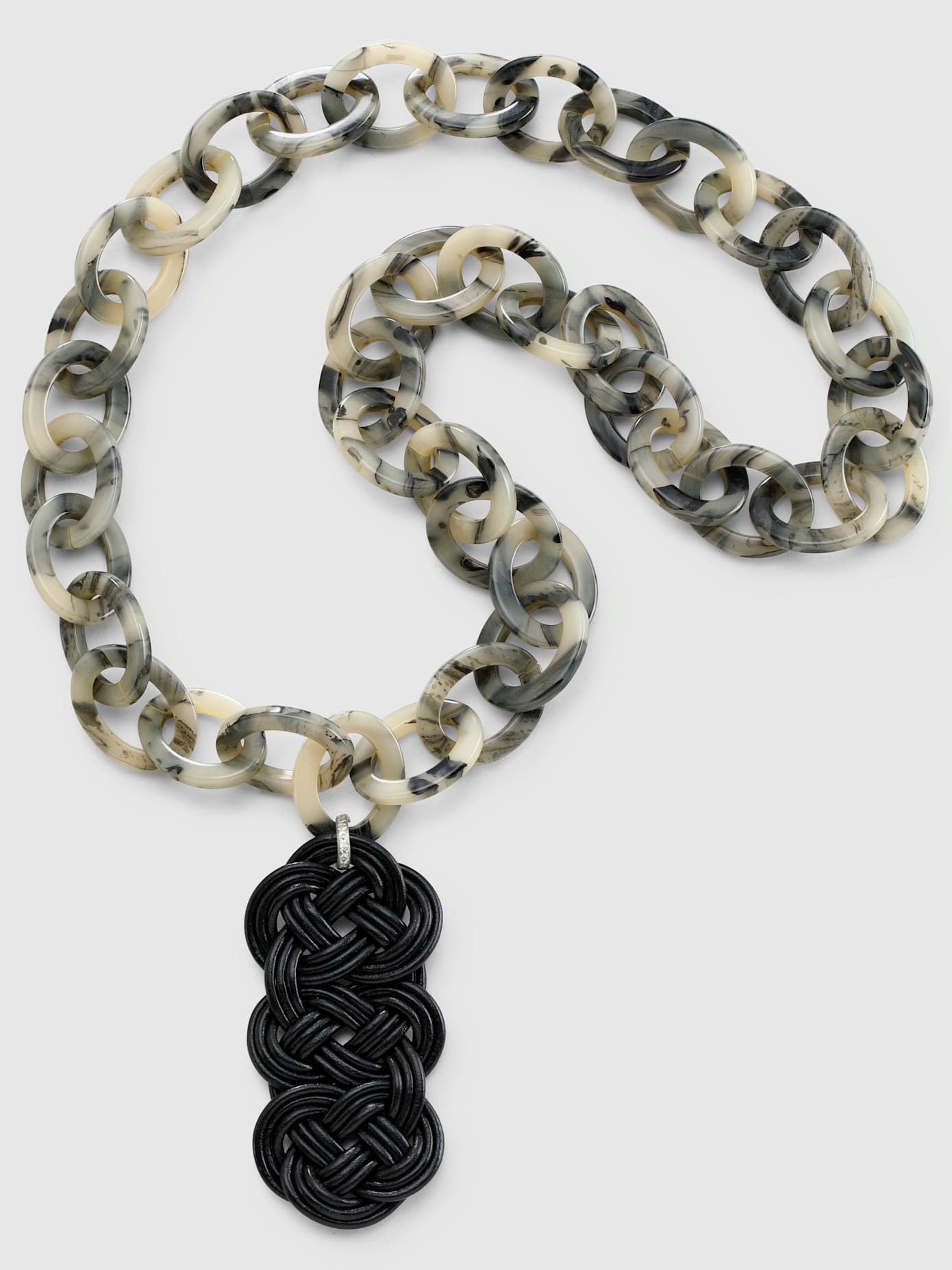 Collier aspect marbre