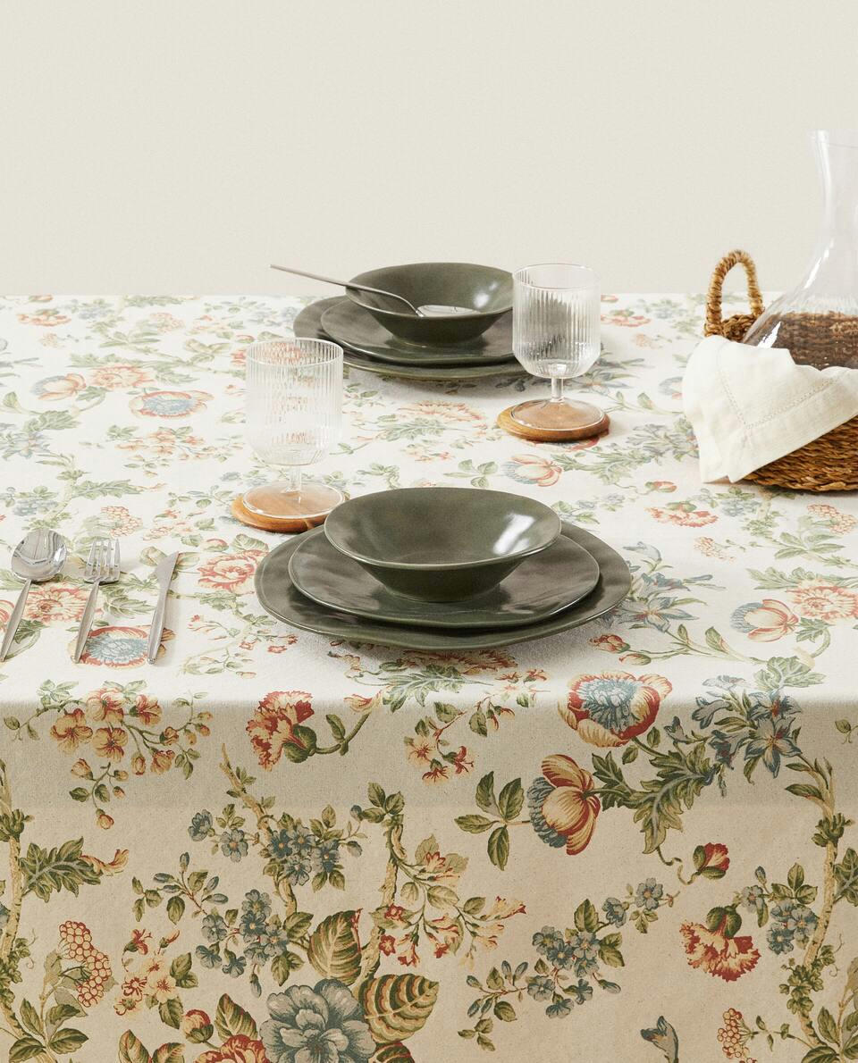 TOALHA DE MESA COM ESTAMPA FLORAL