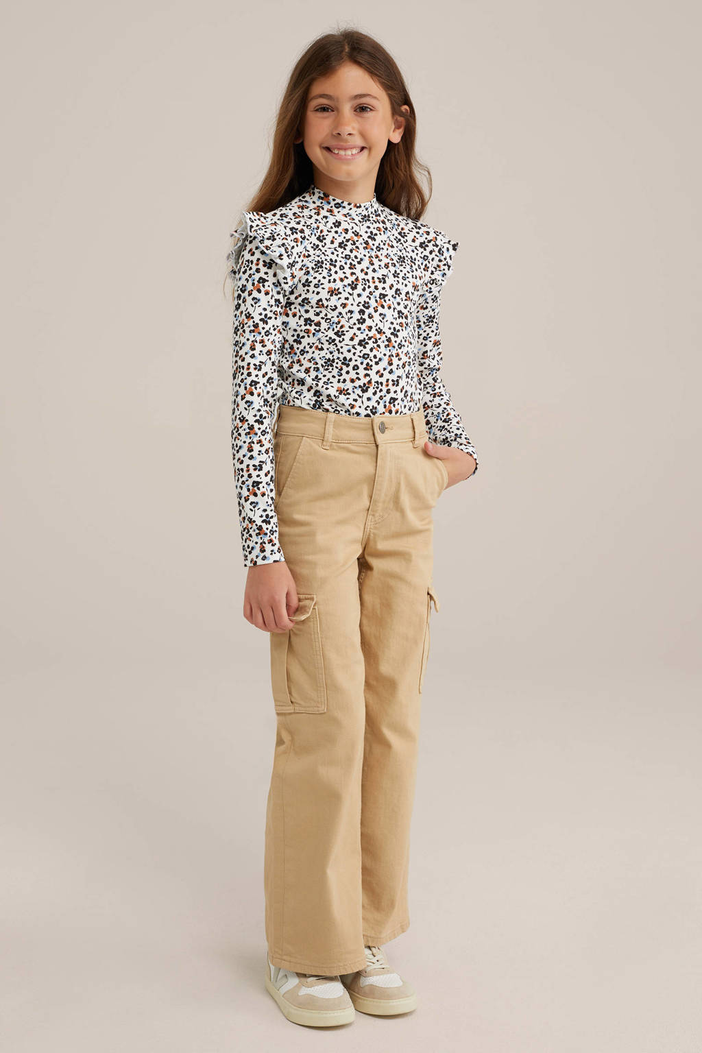 WE Fashion gebloemde longsleeve offwhite/blauw