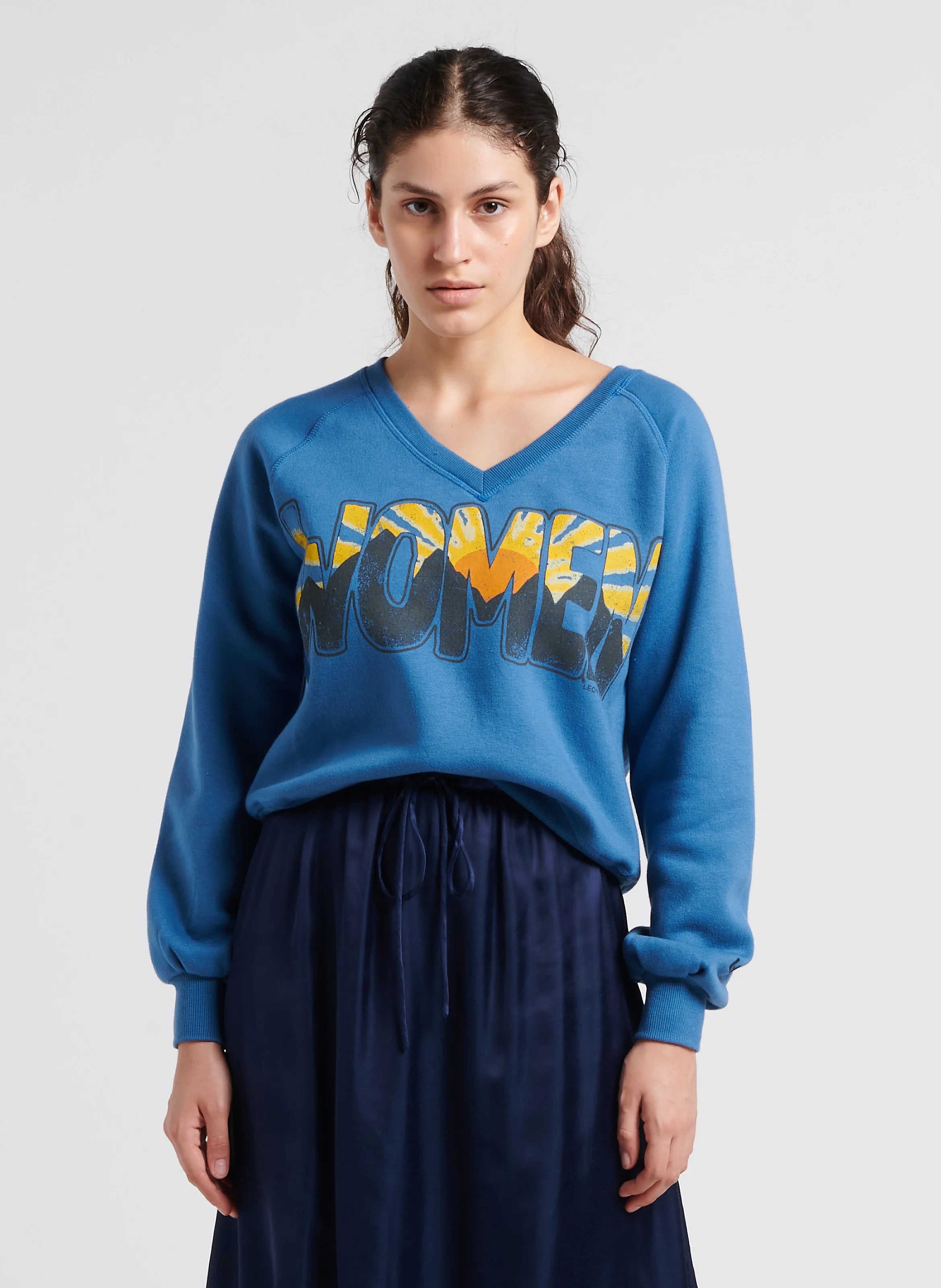 SHIVA - Sweat ample col V sérigraphié en coton mélangé | Bleu