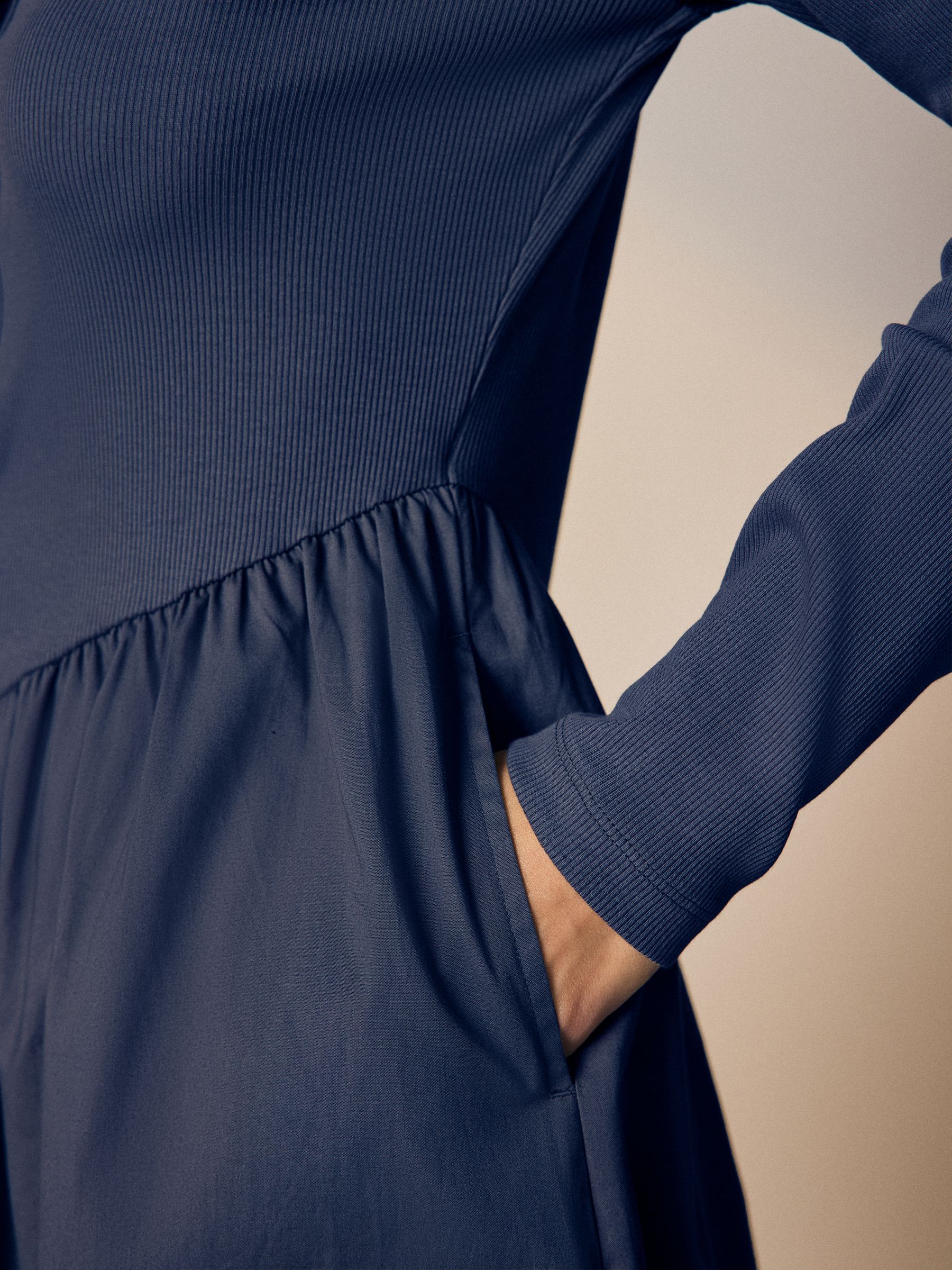 Donkerblauw - Jersey midi-jurk met geweven mix en taille