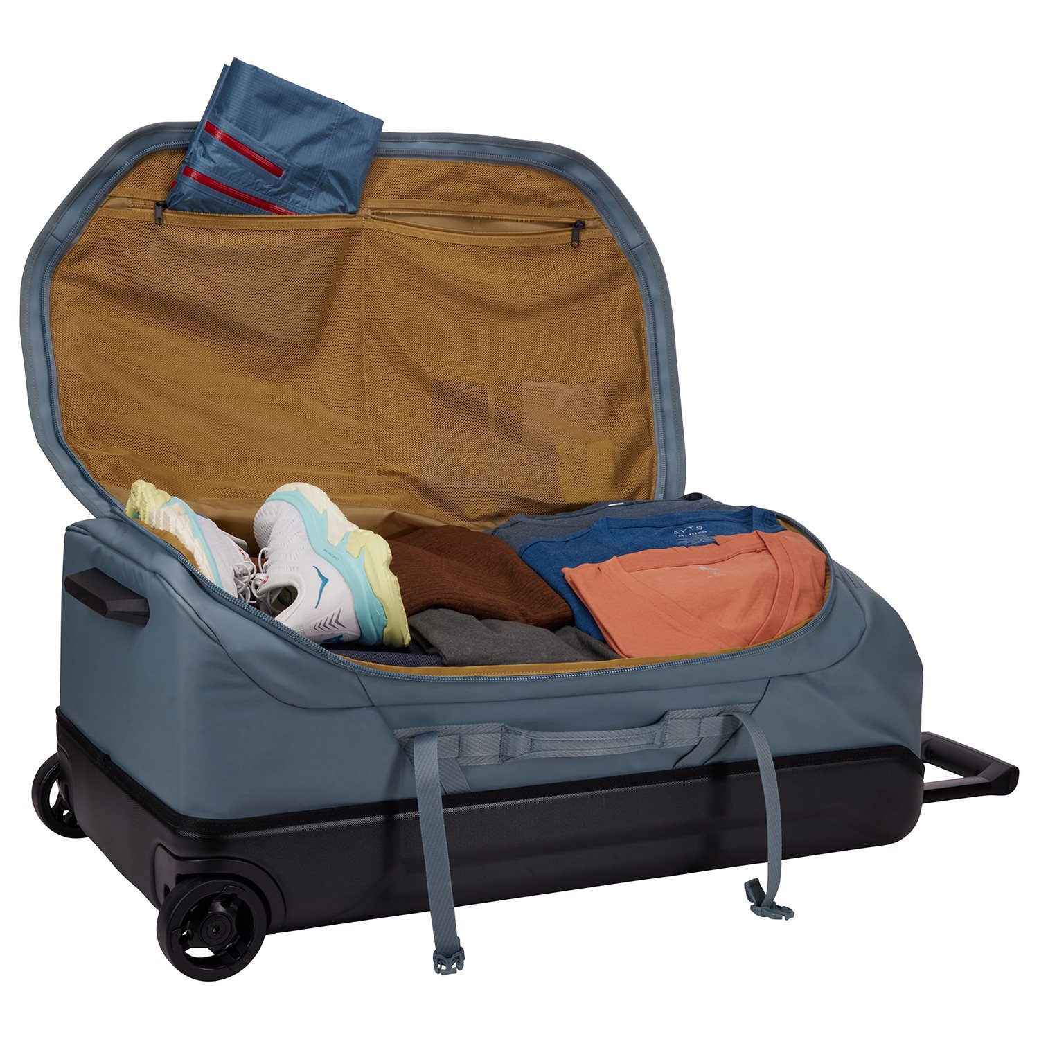 Thule Chasm Rolling Duffel pond