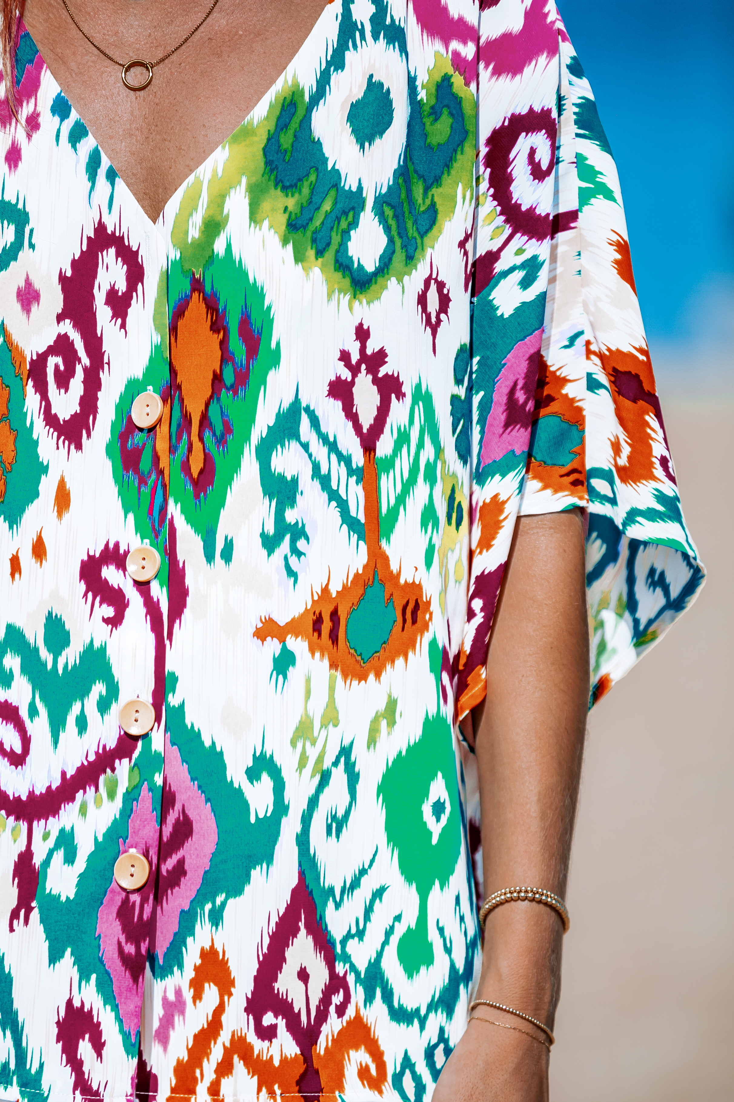 Blouse avec manches courtes et boutons sur le devant boho