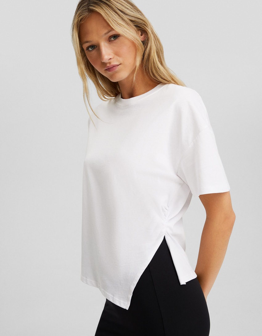 Camiseta de manga curta com modelagem quadrada e franzida