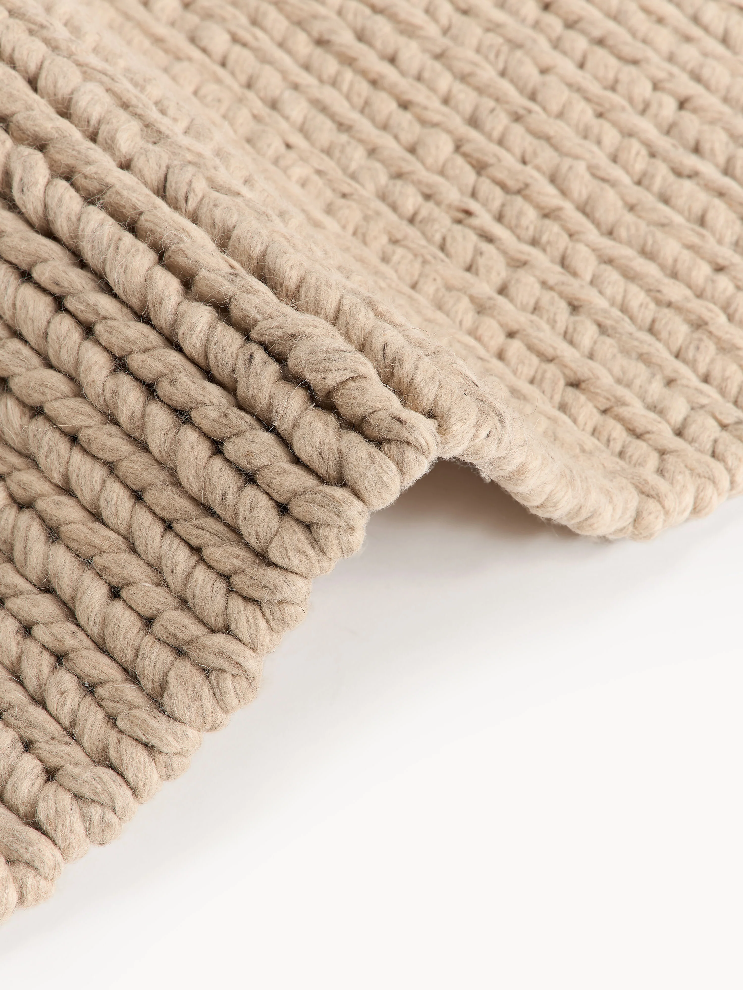 Handgemaakt wollen vloerkleed Bruna met gevlochten structuur
