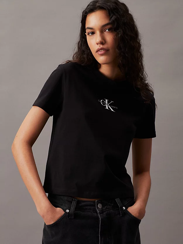 Camiseta curta com monograma