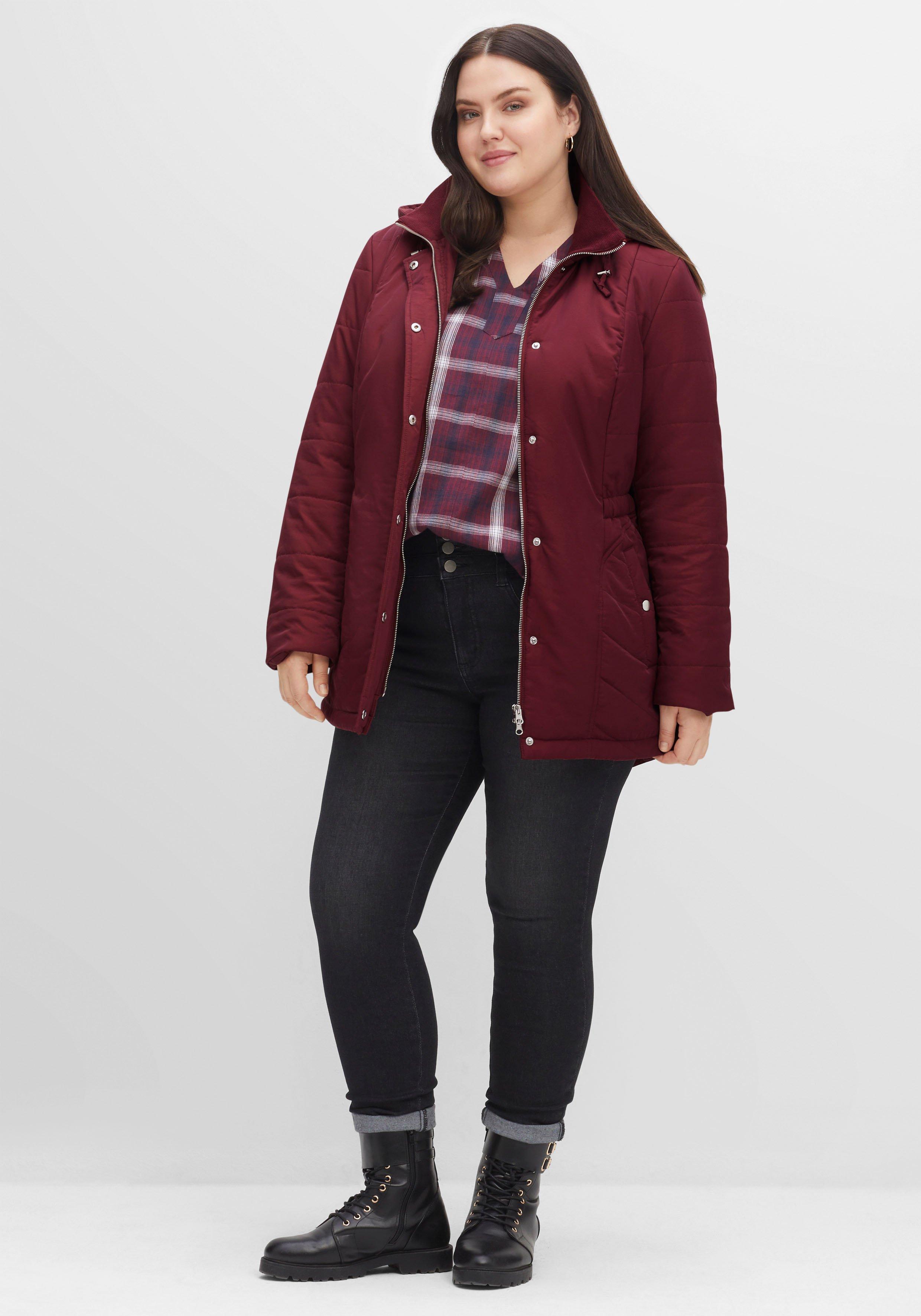 Steppjacke mit abnehmbarer Kapuze