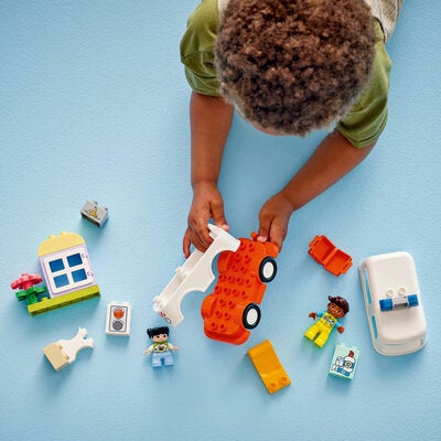 LEGO DUPLO Town 10447 Sykebil med sjåfør