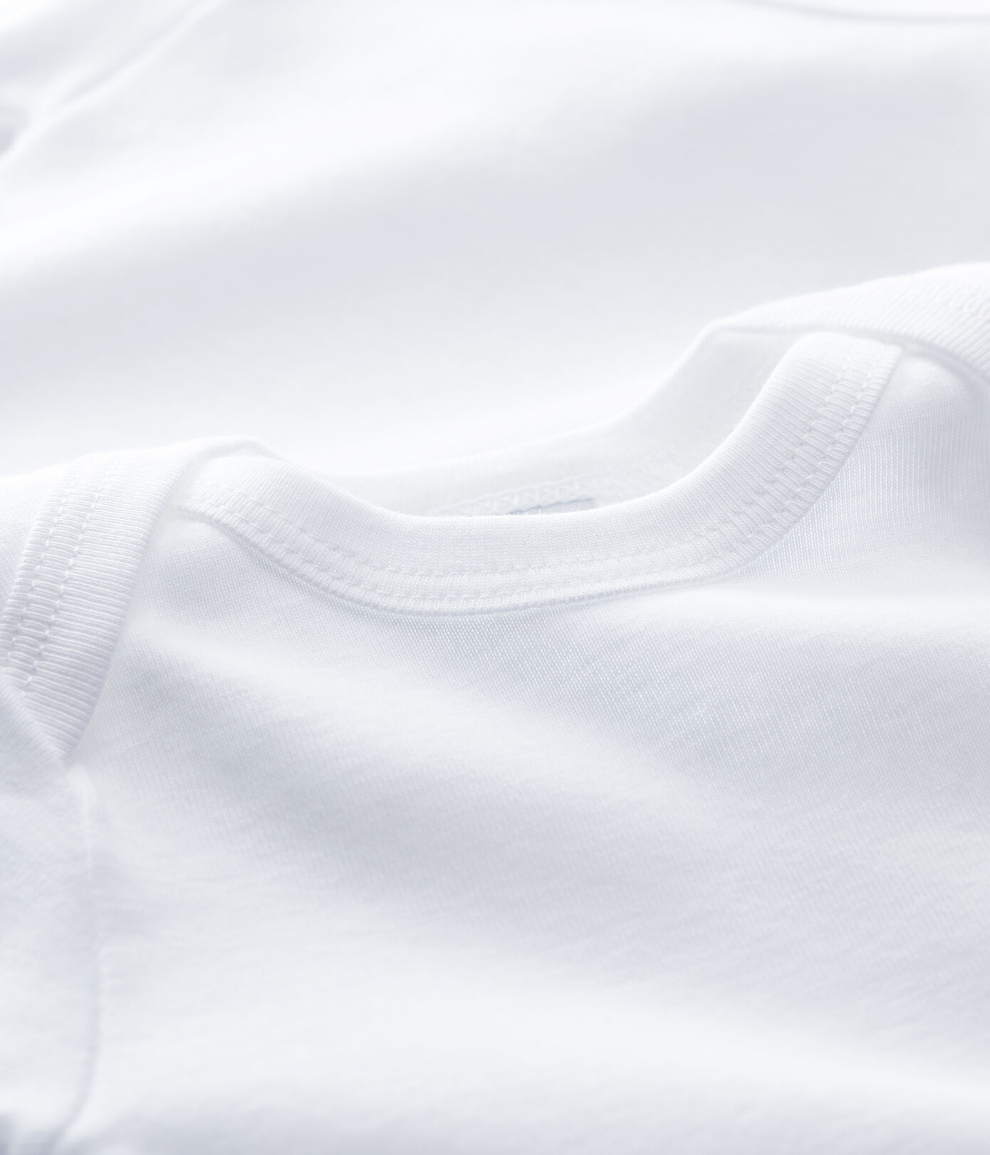 Lot de 2 bodies blancs manches courtes bébé