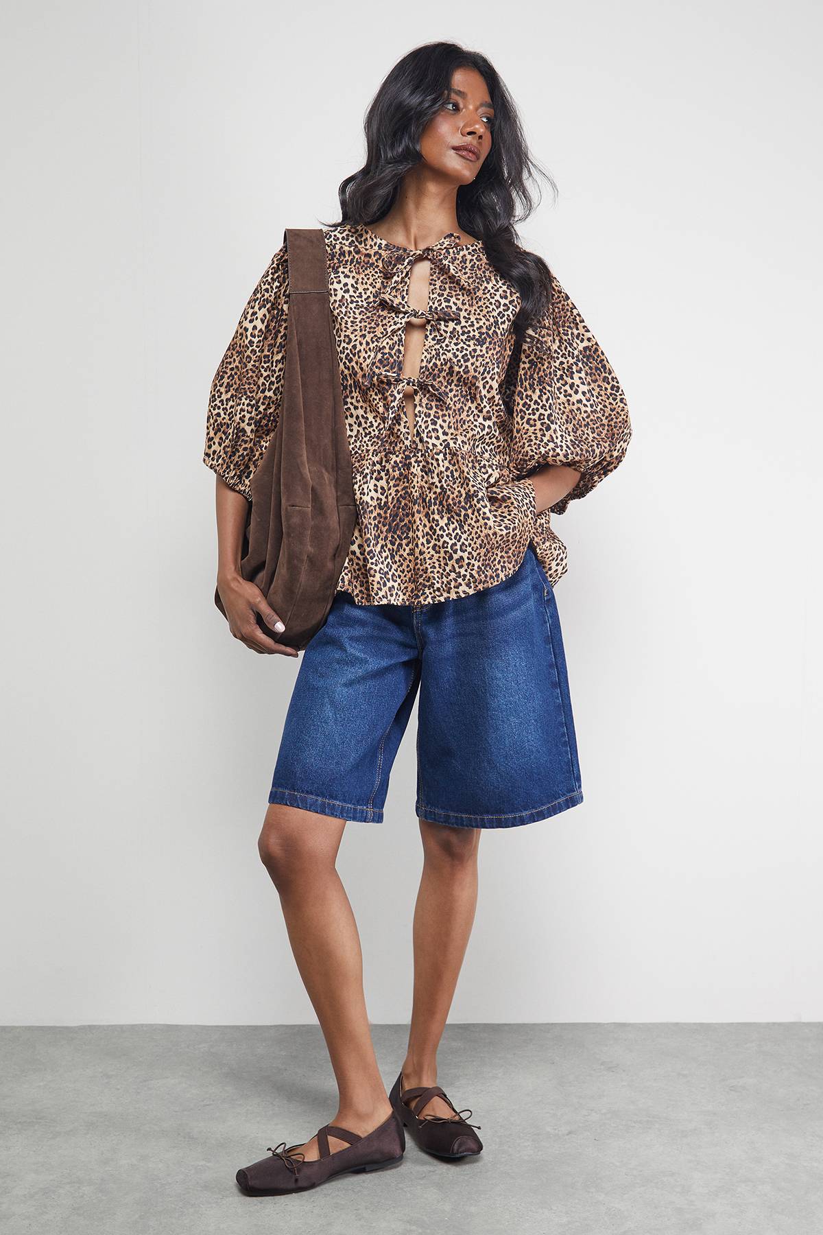 Warehouse Blouse en Popeline Imprimée à Manches Bouffantes avec Nœud Devant