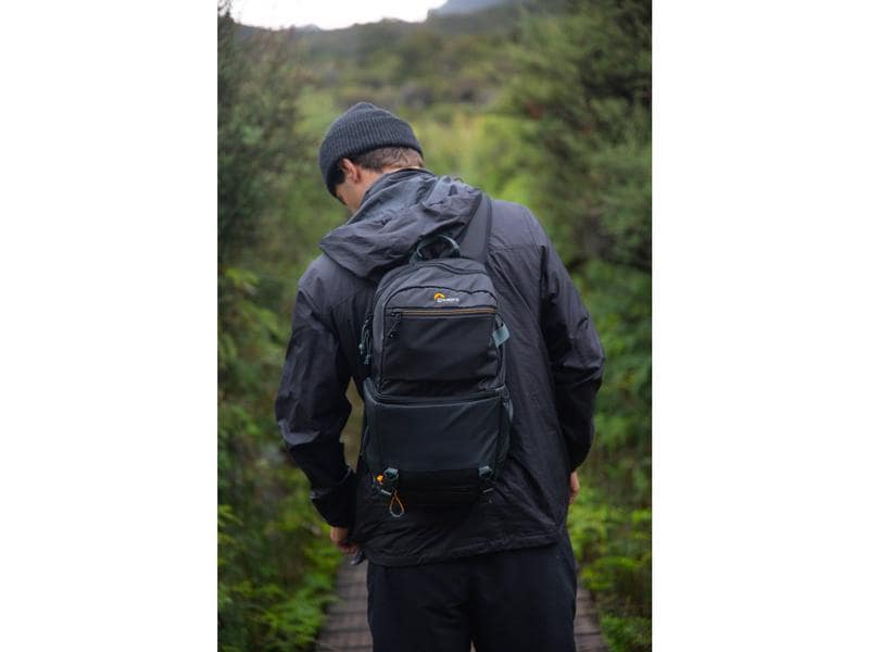 Lowepro Fotorucksack Slingshot SL 250 AW III Umhängerucksack, welcher sich ideal zum Reisen eignet