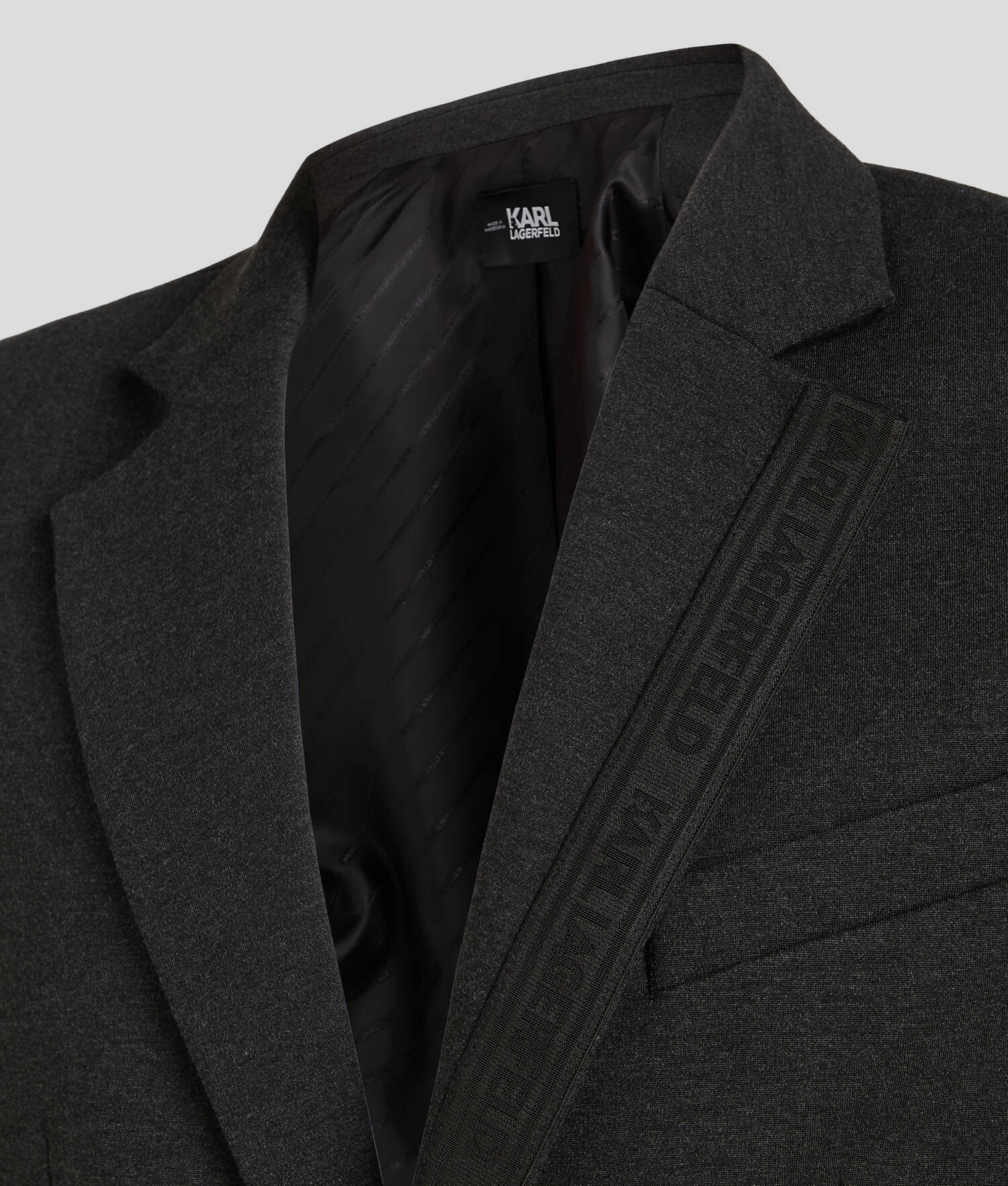 VESTE EN PUNTO À LA COUPE CLASSIQUE