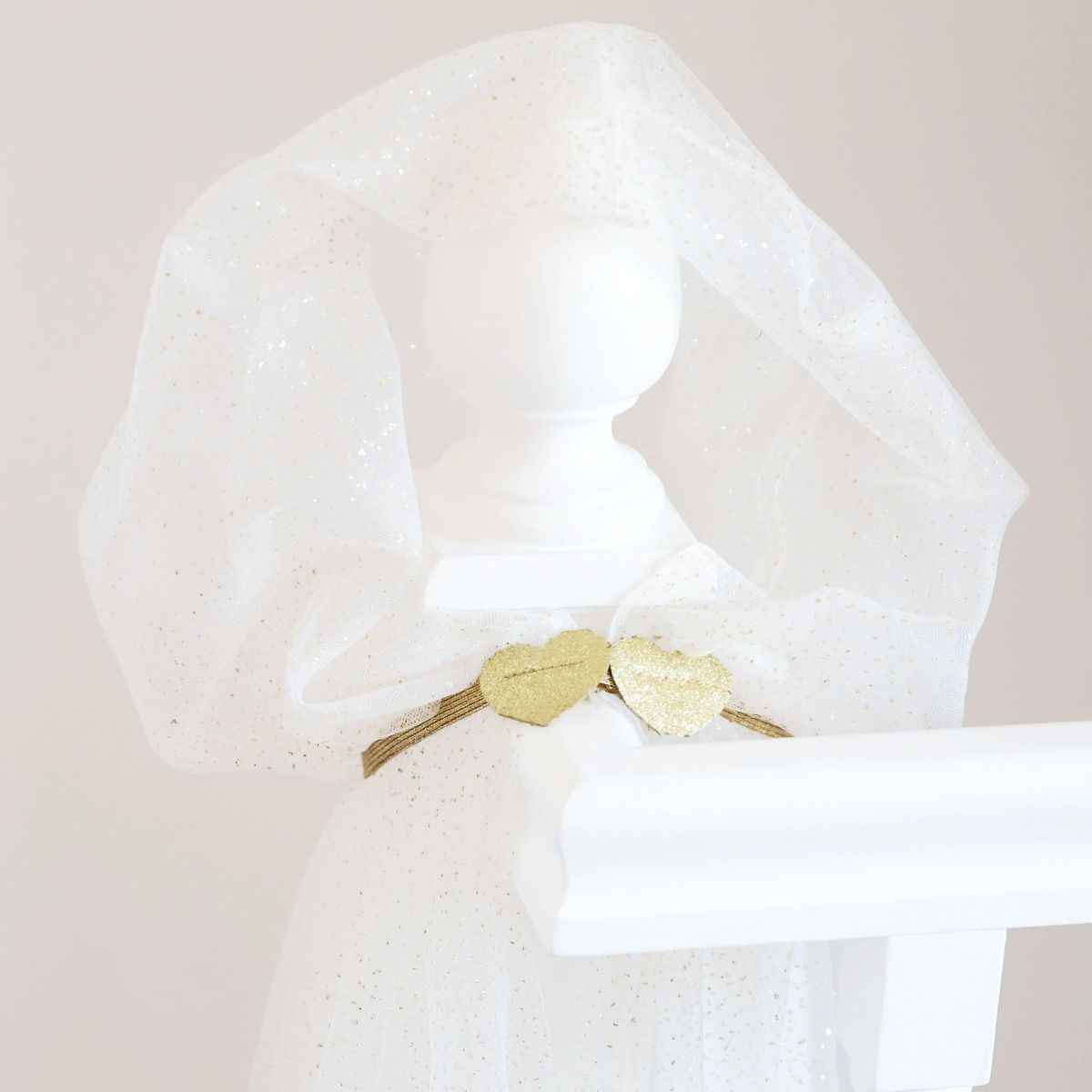 Déguisement cape en tulle à pois dorés Surprise Partie !