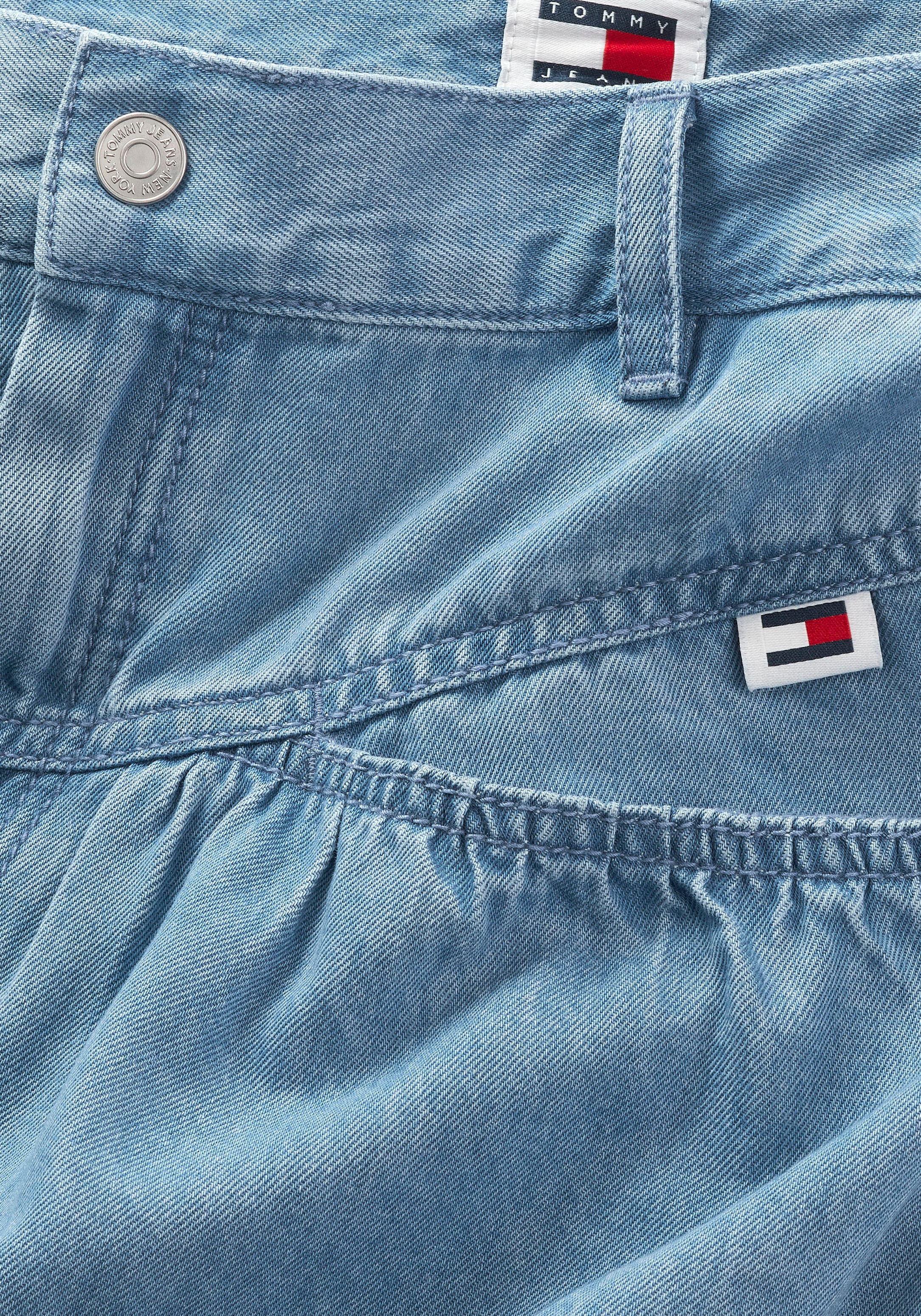 Tommy Jeans Bleistiftrock »TJW CHAMBRAY MINI SKIRT« Webrock mit Logopatch