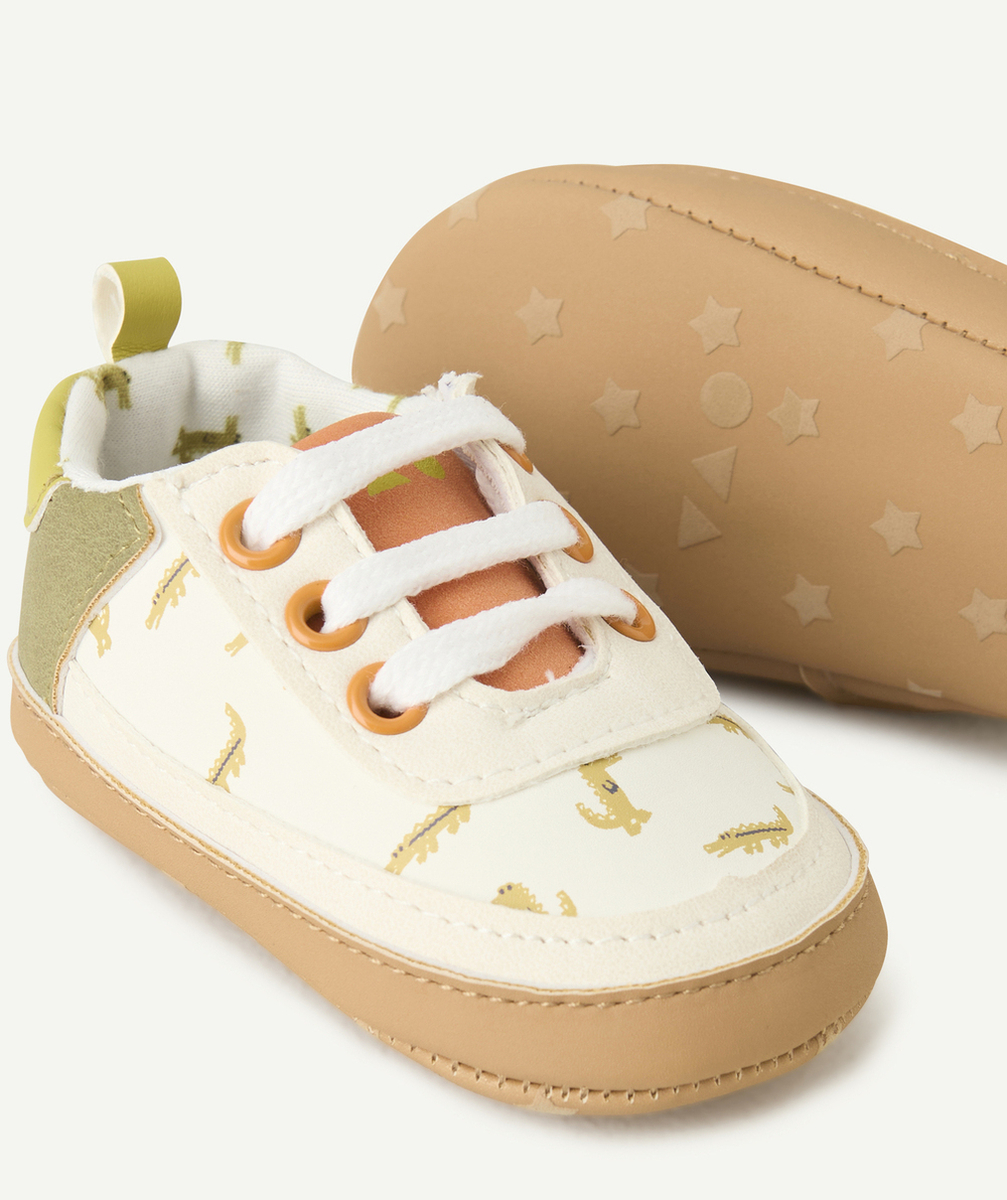 chaussons type basket bébé garçon blanches avec crocodile