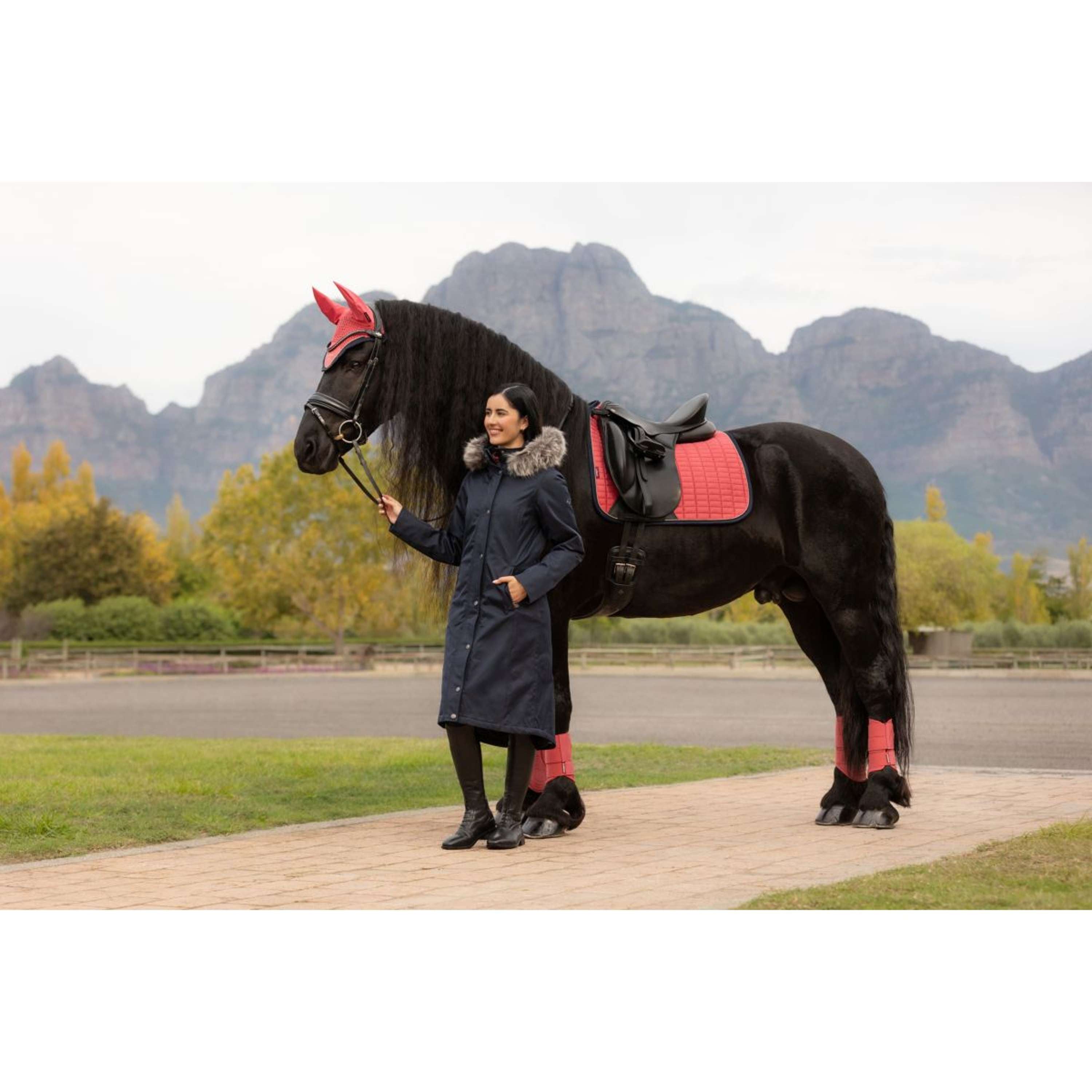 LeMieux Zadeldekje Suede Dressuur Cranberry
