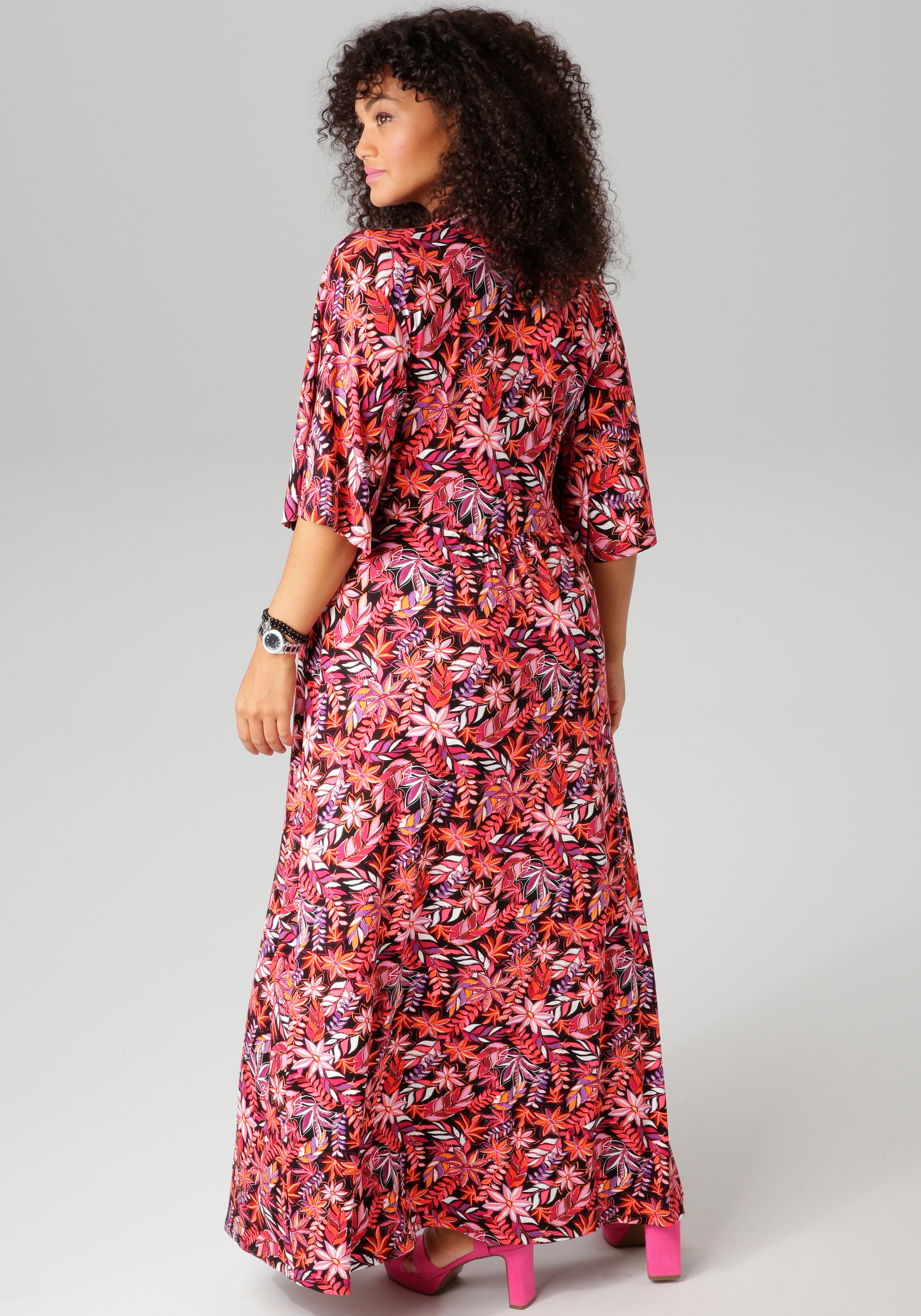 Aniston PLUS Sommerkleid in trendy Maxilänge