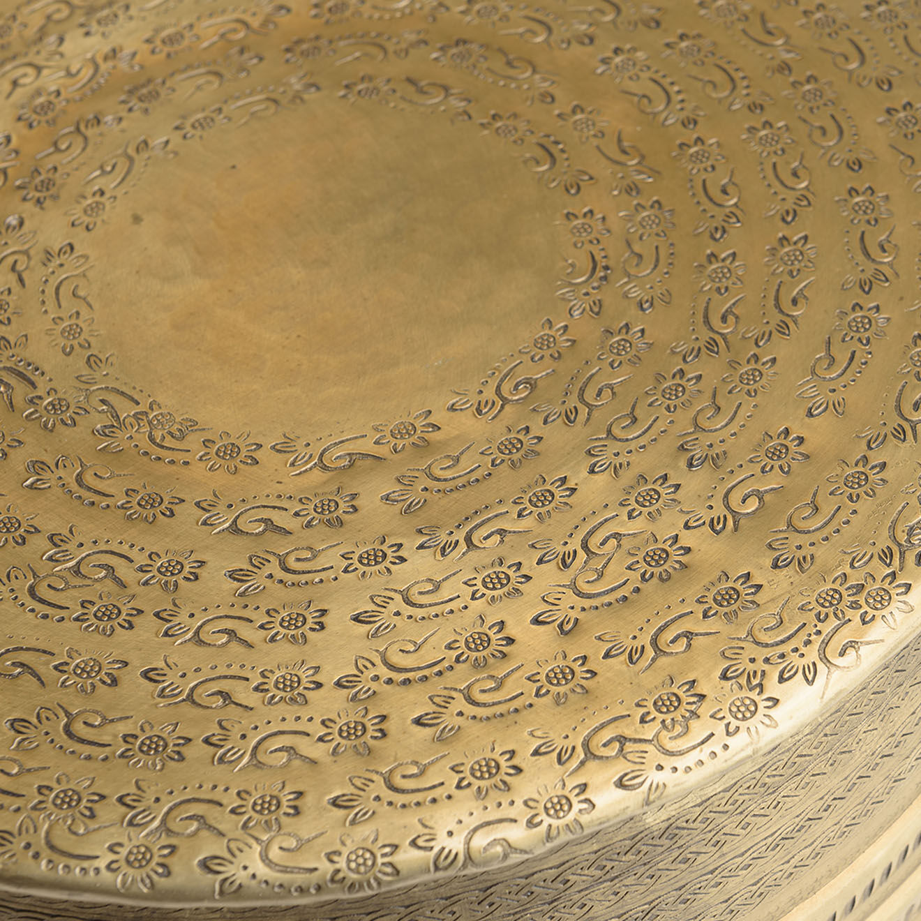 Macabane Table d'appoint à motifs Honora laiton foncé - D.36xH.45.5 cm