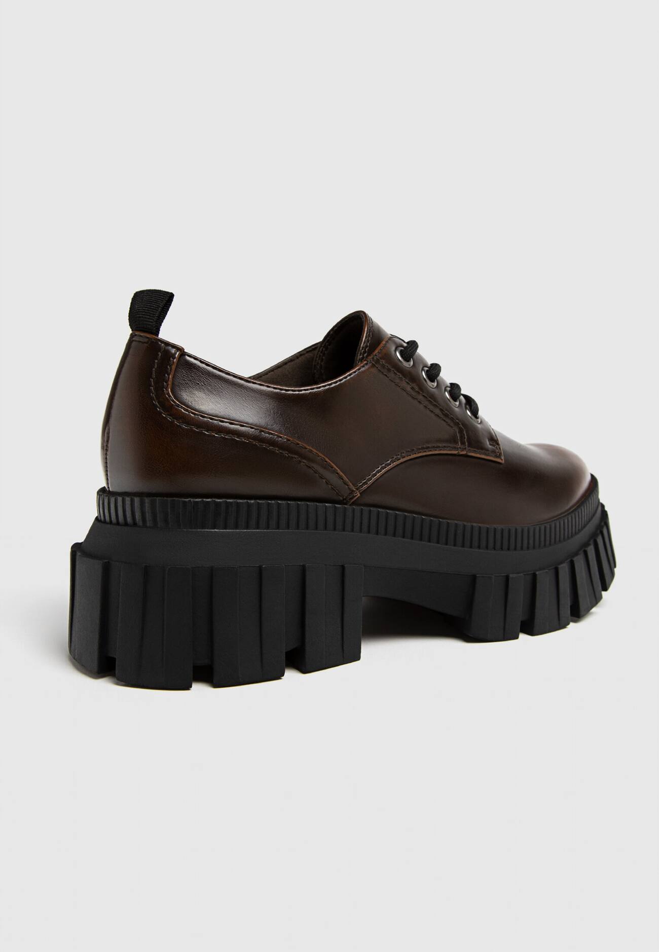 Sapatos Blucher marrons