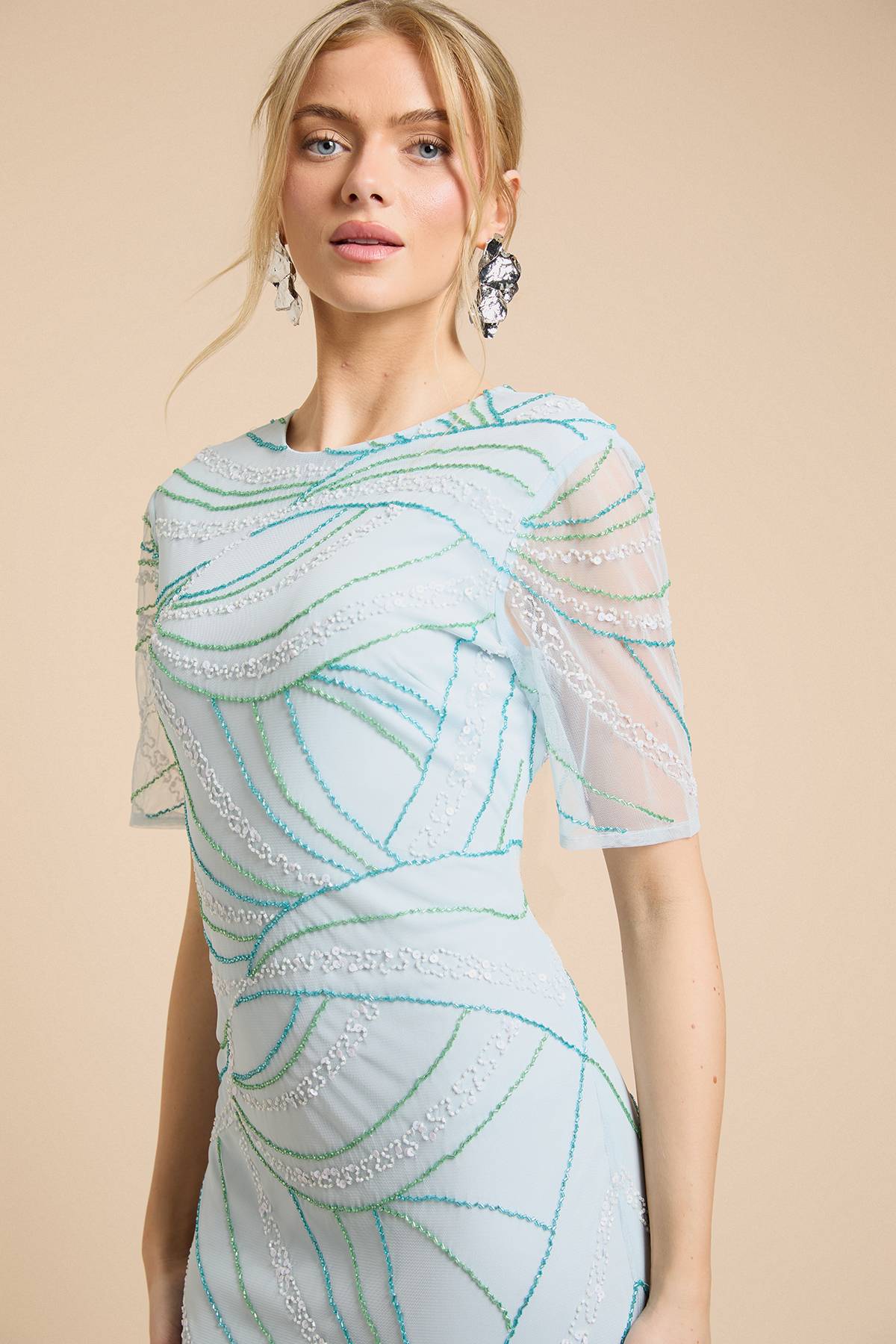 Oasis Robe Longue À Manches Papillon Ornée De Motifs Linéaires