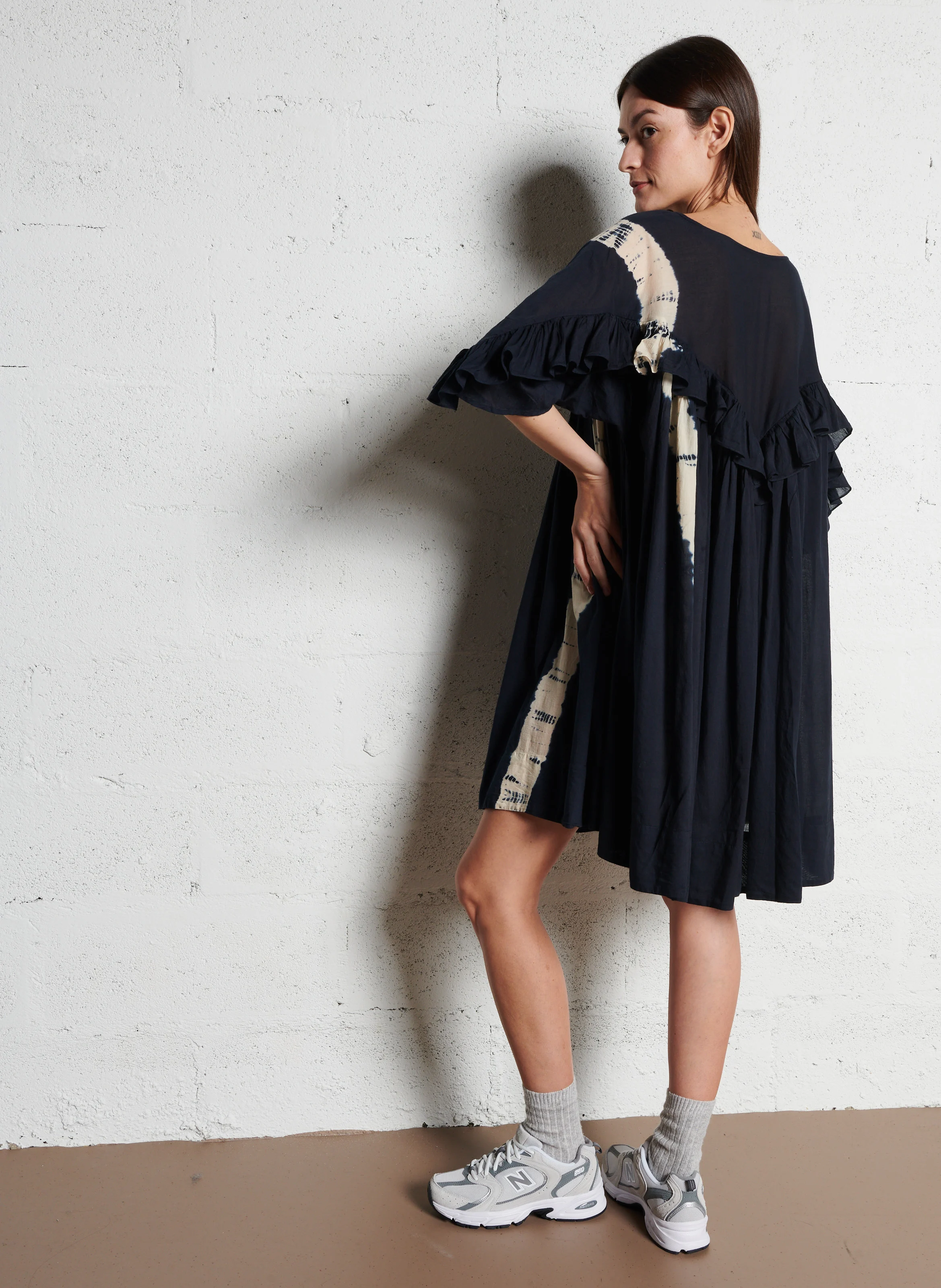 LUNE - Robe courte oversize col rond en coton | Noir